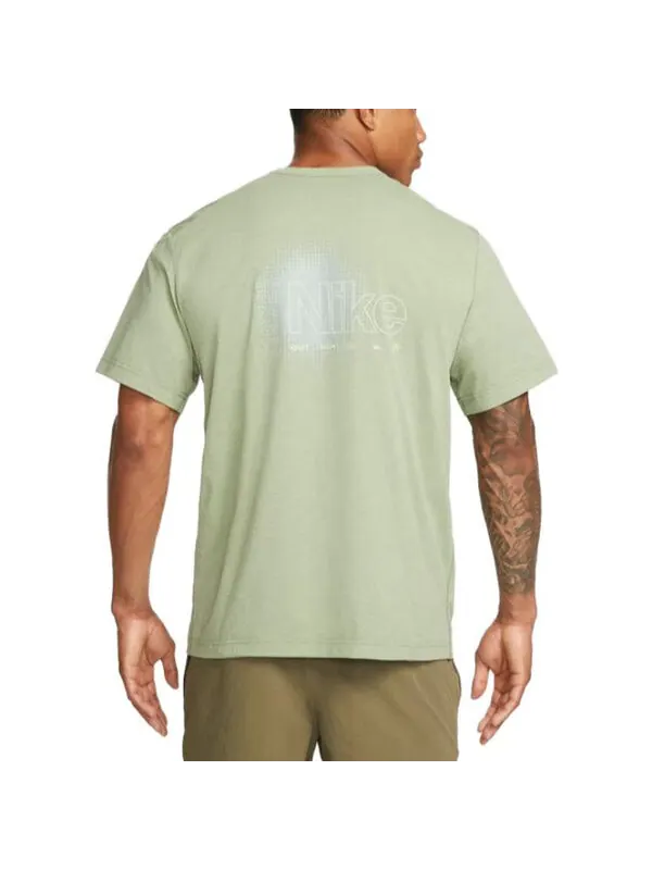 Футболка Nike Dri-FIT UV Hyverse Spnt 'Green' — изображение 4 из 4, зеленый/мульти