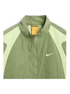 Куртка x nocta drake тканая спортивная куртка Nike — изображение 2 из 4, зеленый