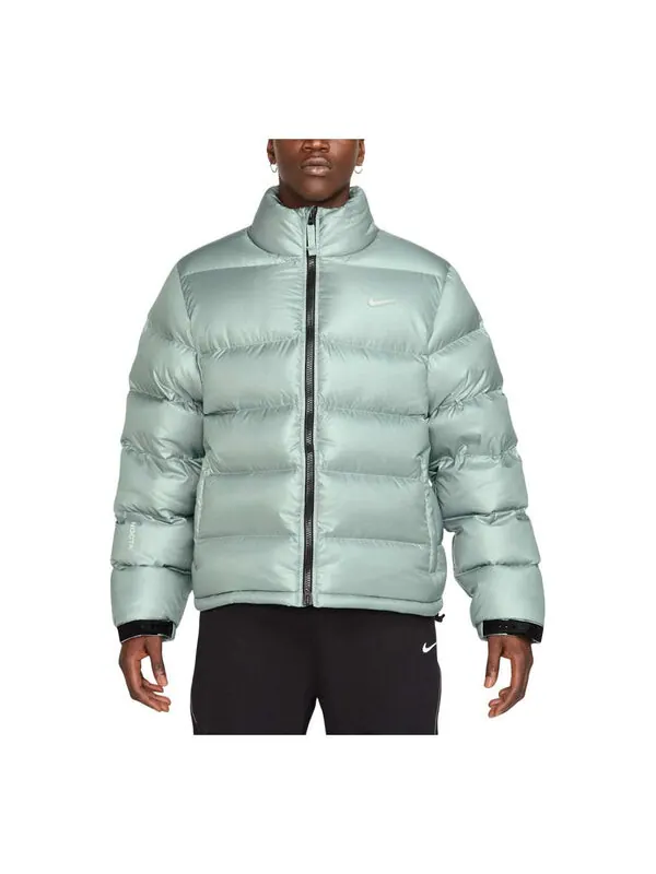 Куртка x nocta sunset puffer jacket 'mica green' Nike — изображение 1 из 2, зеленый