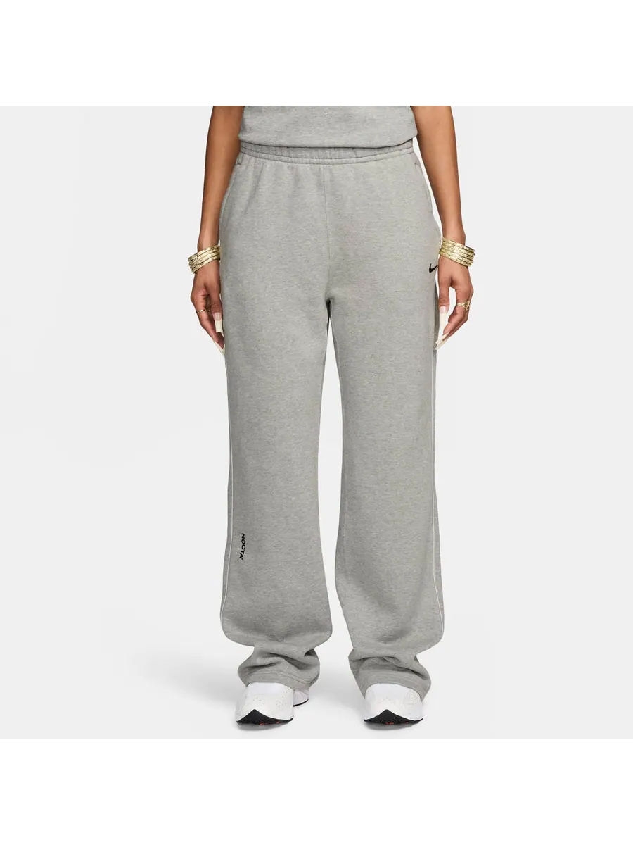 Спортивные брюки Nike x NOCTA Cardinal Stock Open Hem Fleece Pant 'Grey' — изображение 2 из 6, серый