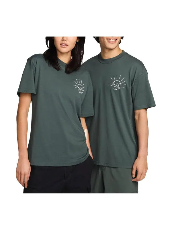 Футболка sb graphic skate t-shirt asia sizing 'dark green' Nike — изображение 1 из 2, темный зеленый
