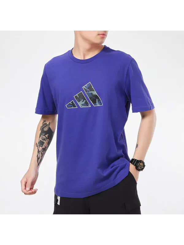 Футболка камуфляжные с логотипом повседневные спортивные с коротким рукавом Adidas — изображение 4 из 4, фиолетовый