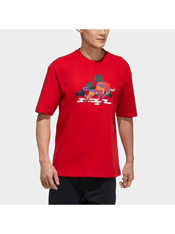 Футболка cny gfx t subject pattern training sports short sleeve red Adidas — изображение 2 из 4, светлый красный