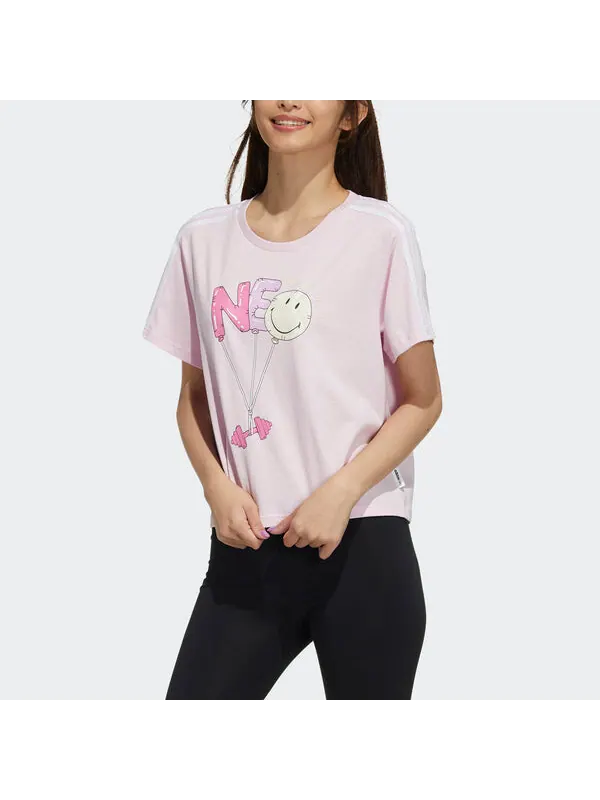 Футболка neo csmy tee2 с рисунком повседневные спортивные с коротким рукавом розовые красные Adidas — изображение 2 из 4