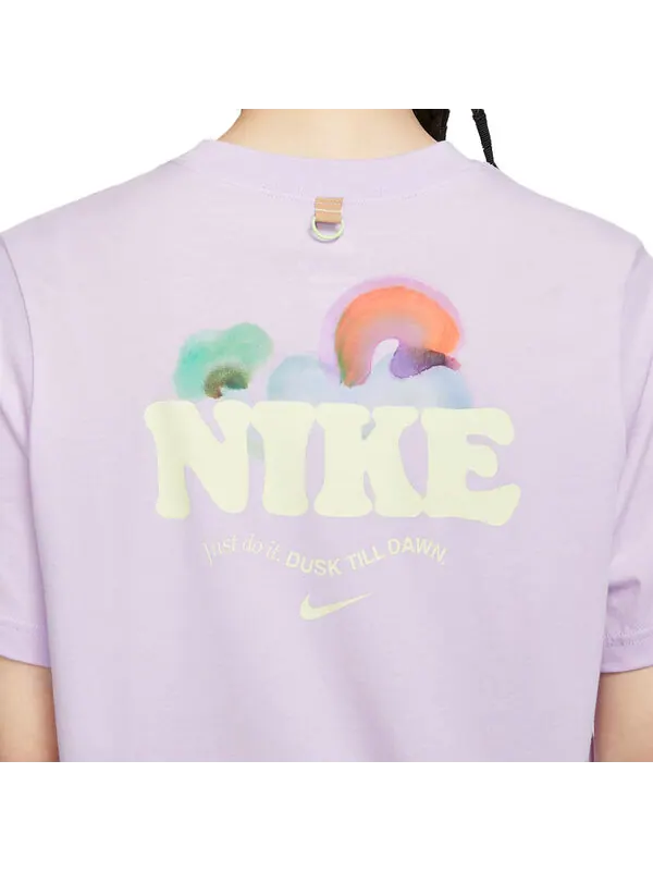 Футболка Nike Sportswear Essentials HF6180-517 — изображение 4 из 5, фиолетовый