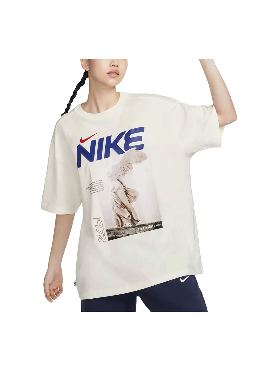 Футболка (WMNS) Nike Sportswear Graphic Oversized T-shirt Asia Sizing 'Sail' — изображение 1 из 2, бежевый