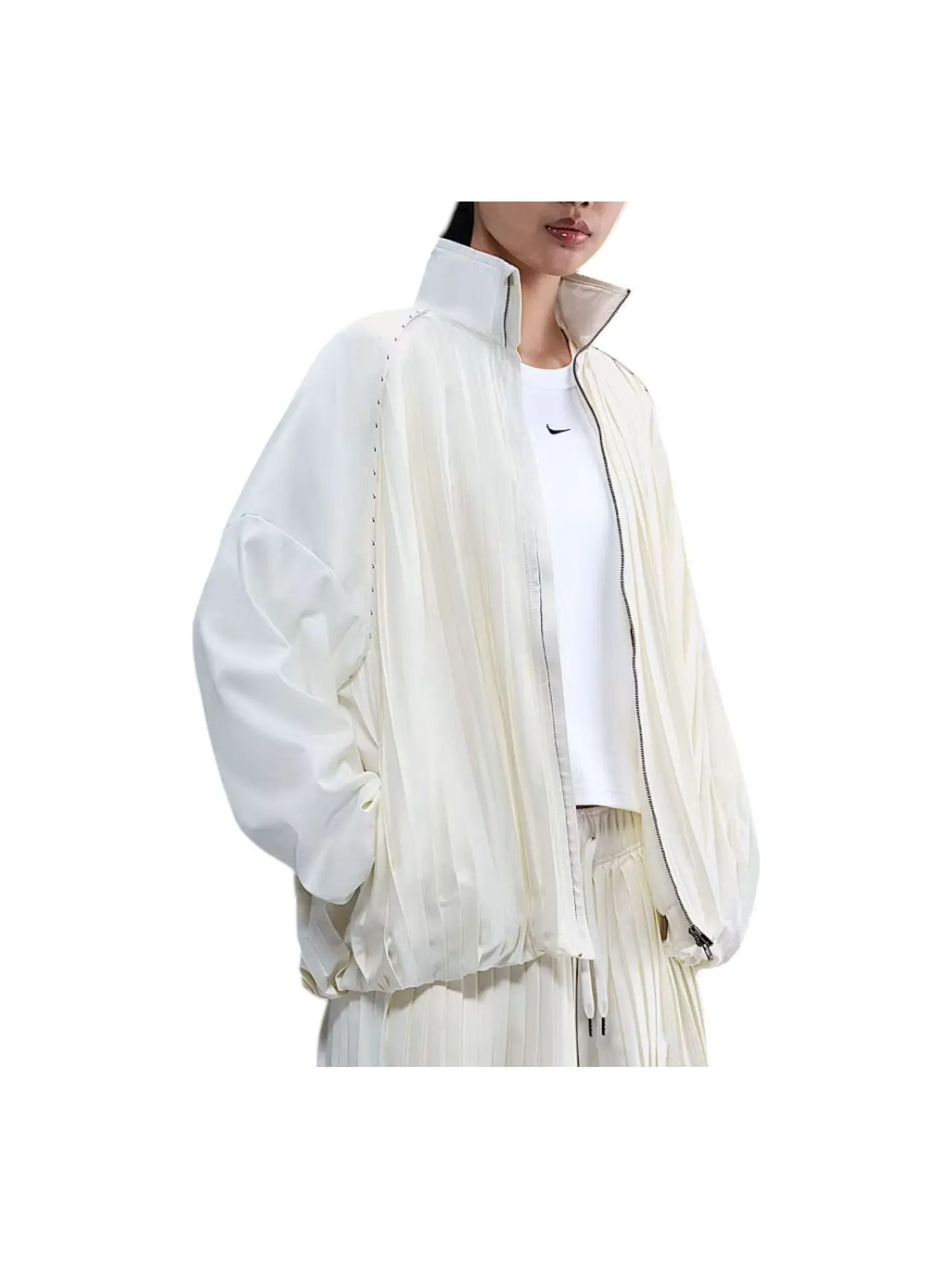Куртка (WMNS) Nike Pleated Tracksuit Jacket 'Sail' — изображение 1 из 2, белый