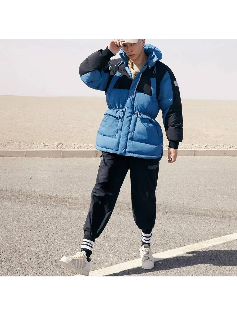 Пуховик с капюшоном adidas Adventure Down Regen — изображение 5 из 6, синий
