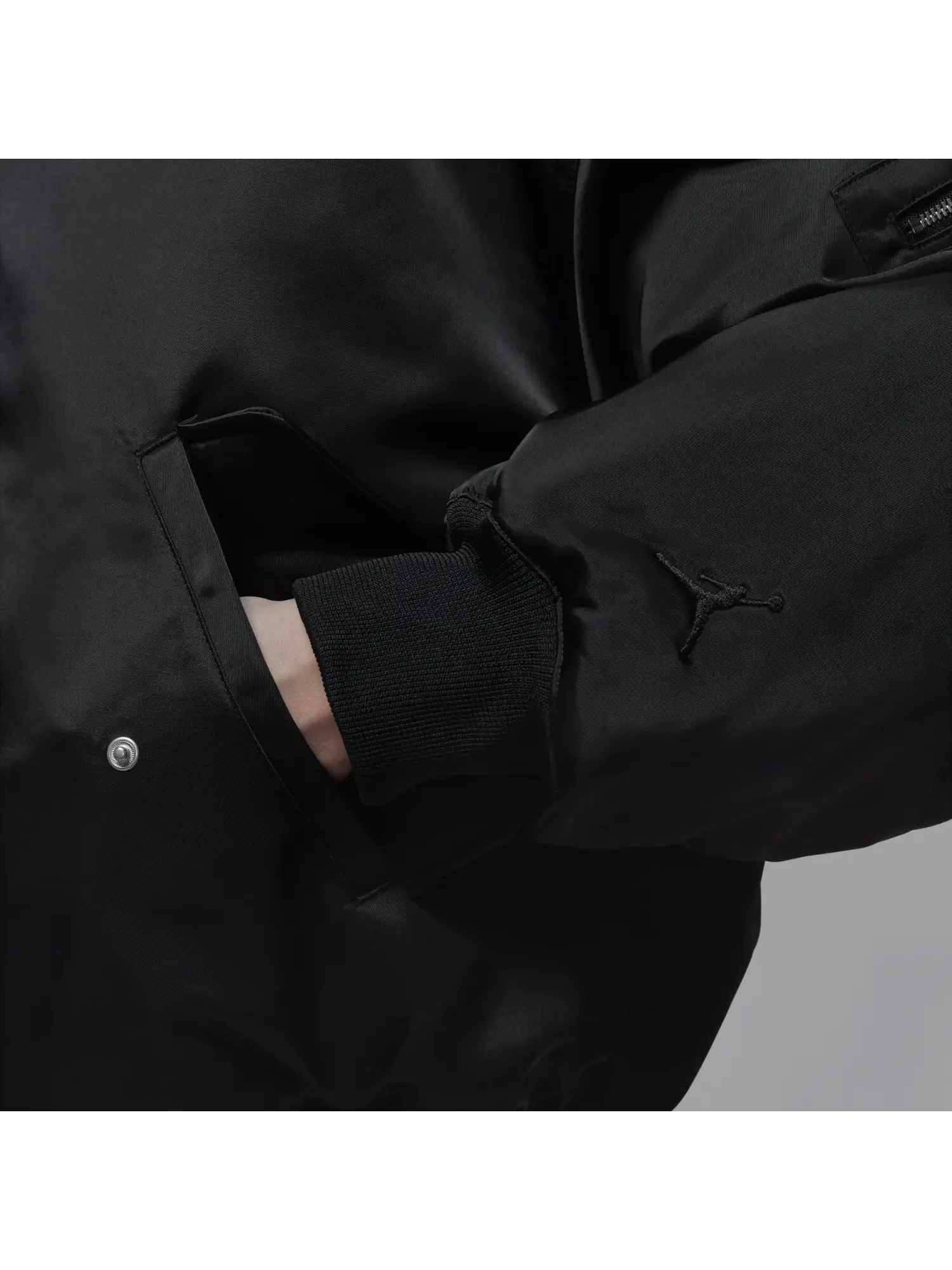 Куртка (WMNS) Air Jordan Renegade Flight Therma-Fit Reversible Jacket 'Black' — изображение 4 из 4, черный