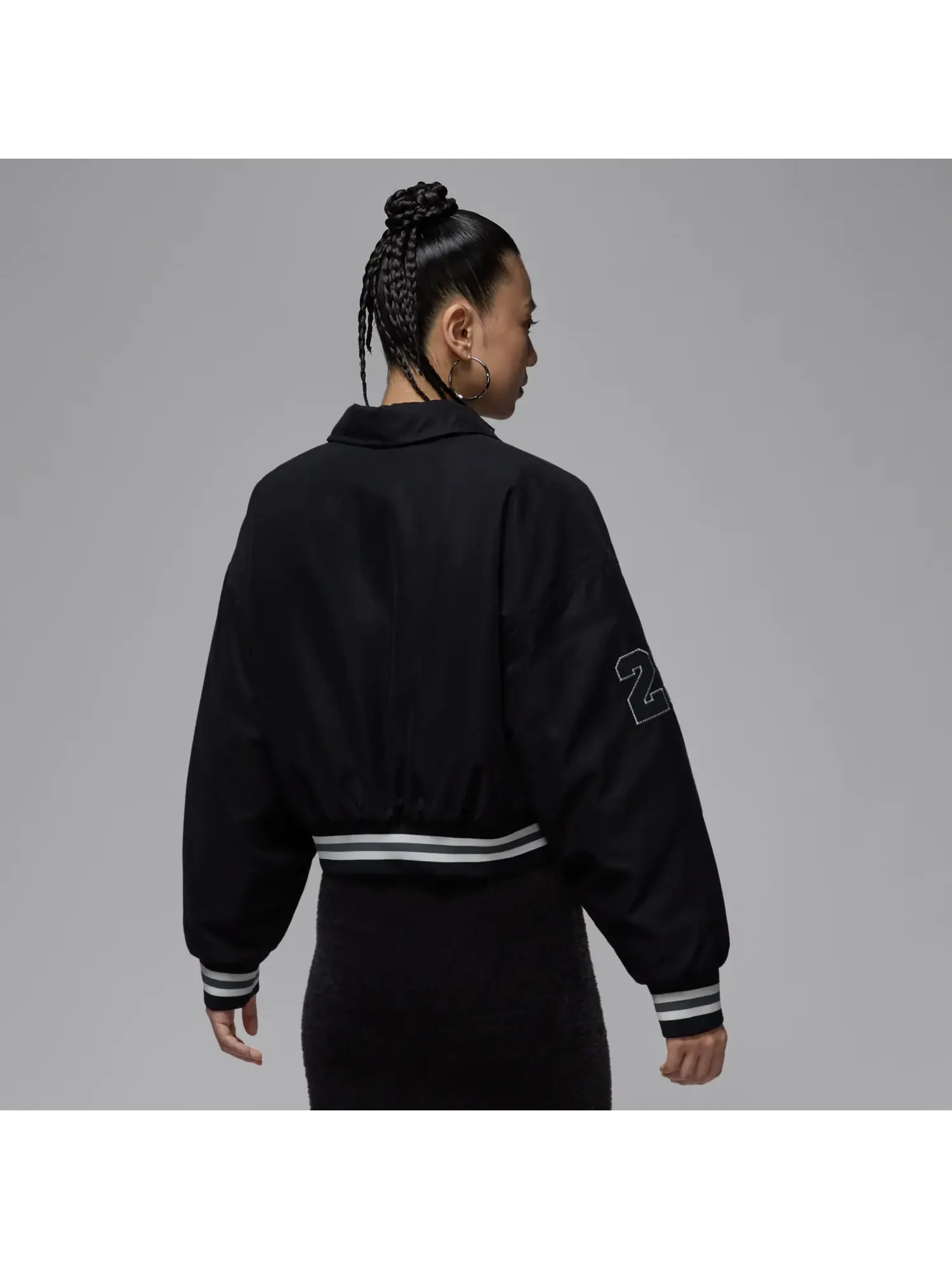Куртка (WMNS) Air Jordan Brooklyn Therma-Fit Varsity Jacket 'Black' — изображение 2 из 5, черный