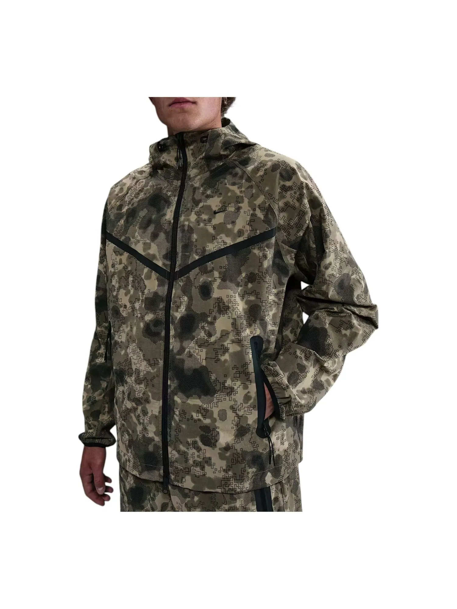 Куртка Nike Tech Dri-FIT Windrunner 'Woven Camo' — изображение 1 из 3, оливковый/черный