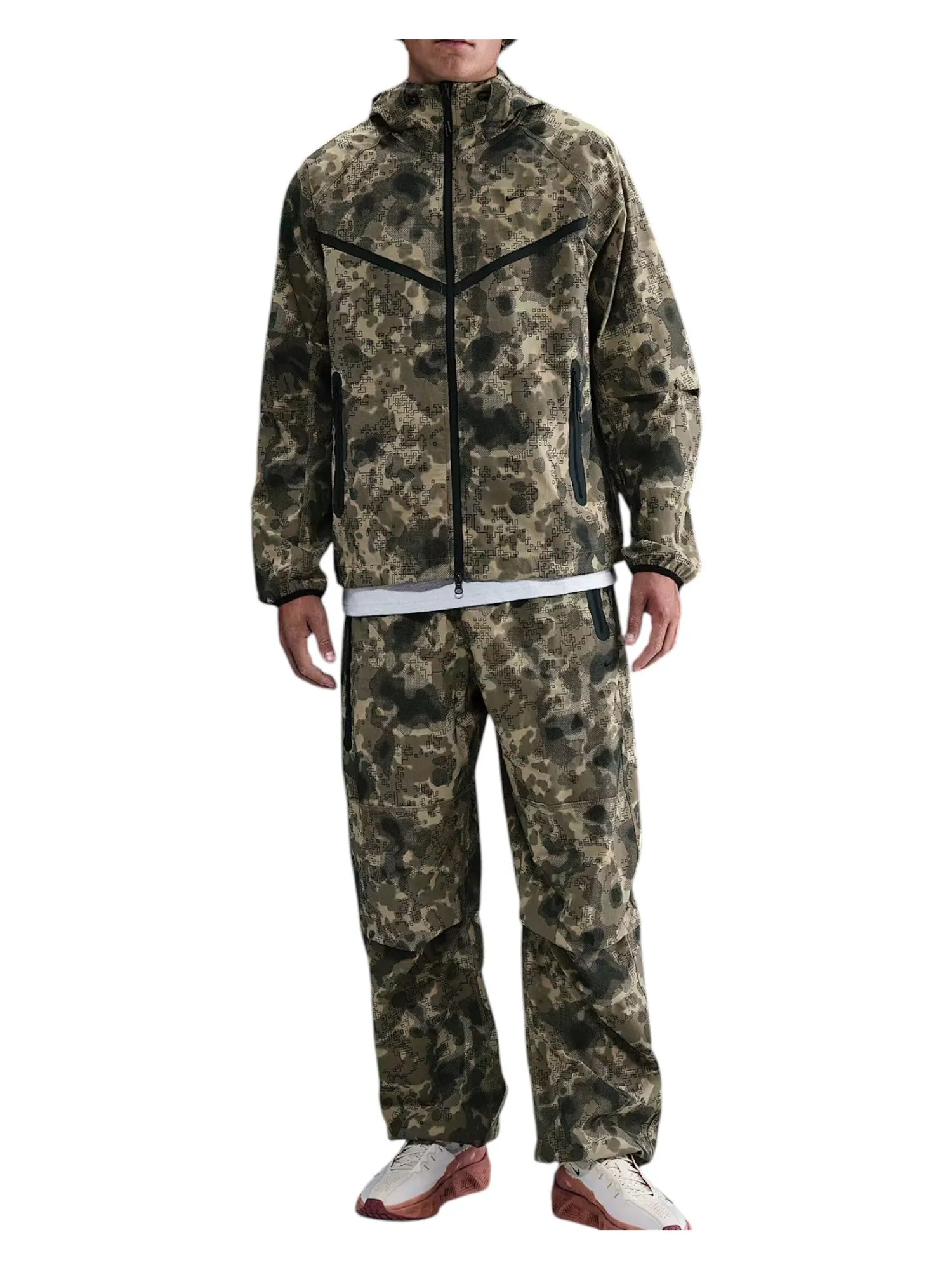 Куртка Nike Tech Dri-FIT Windrunner 'Woven Camo' — изображение 2 из 3, оливковый/черный