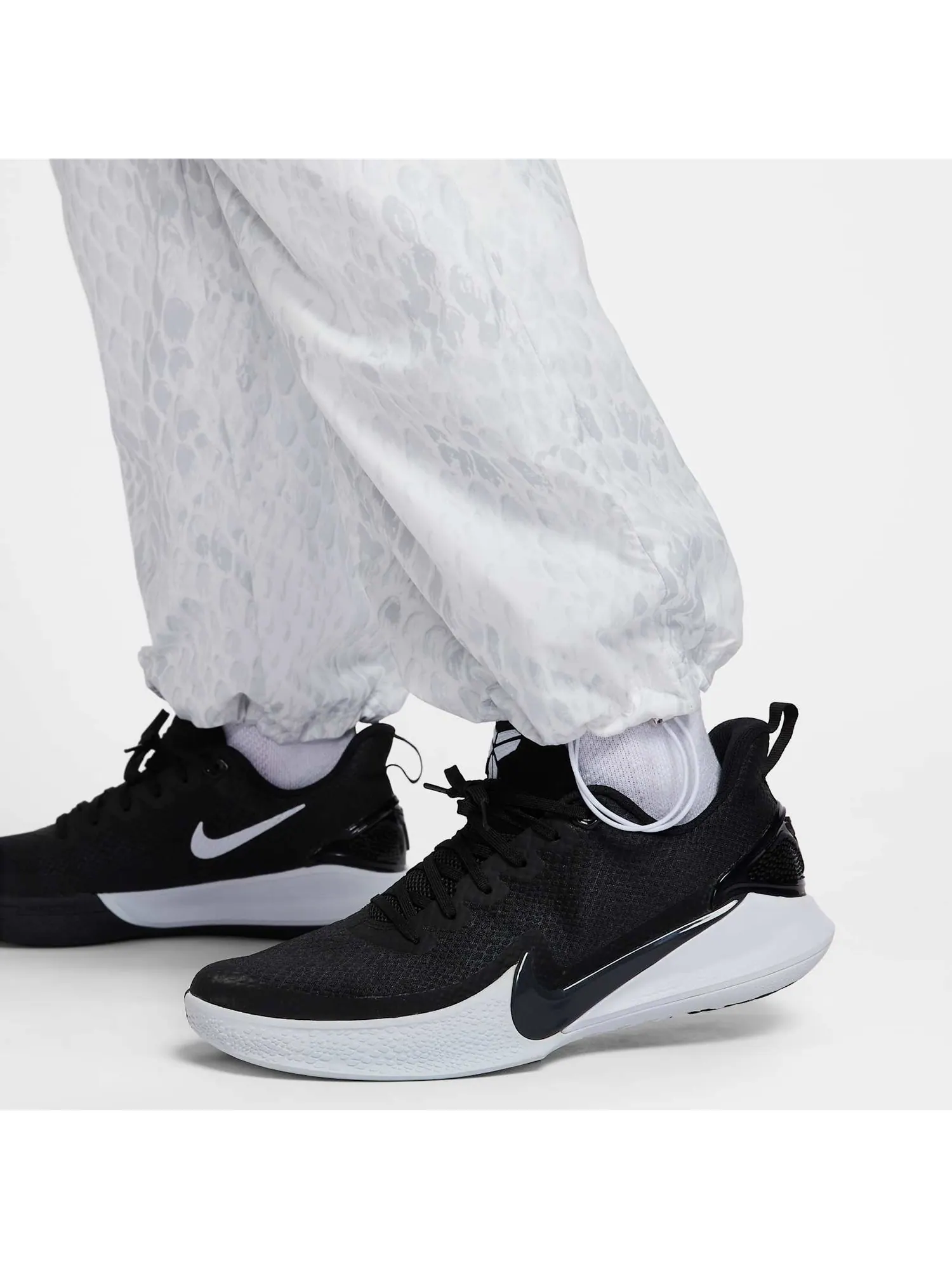 Брюки Nike Kobe Lightweight Woven Pants 'White Reflective Silver' — изображение 7 из 7, белый