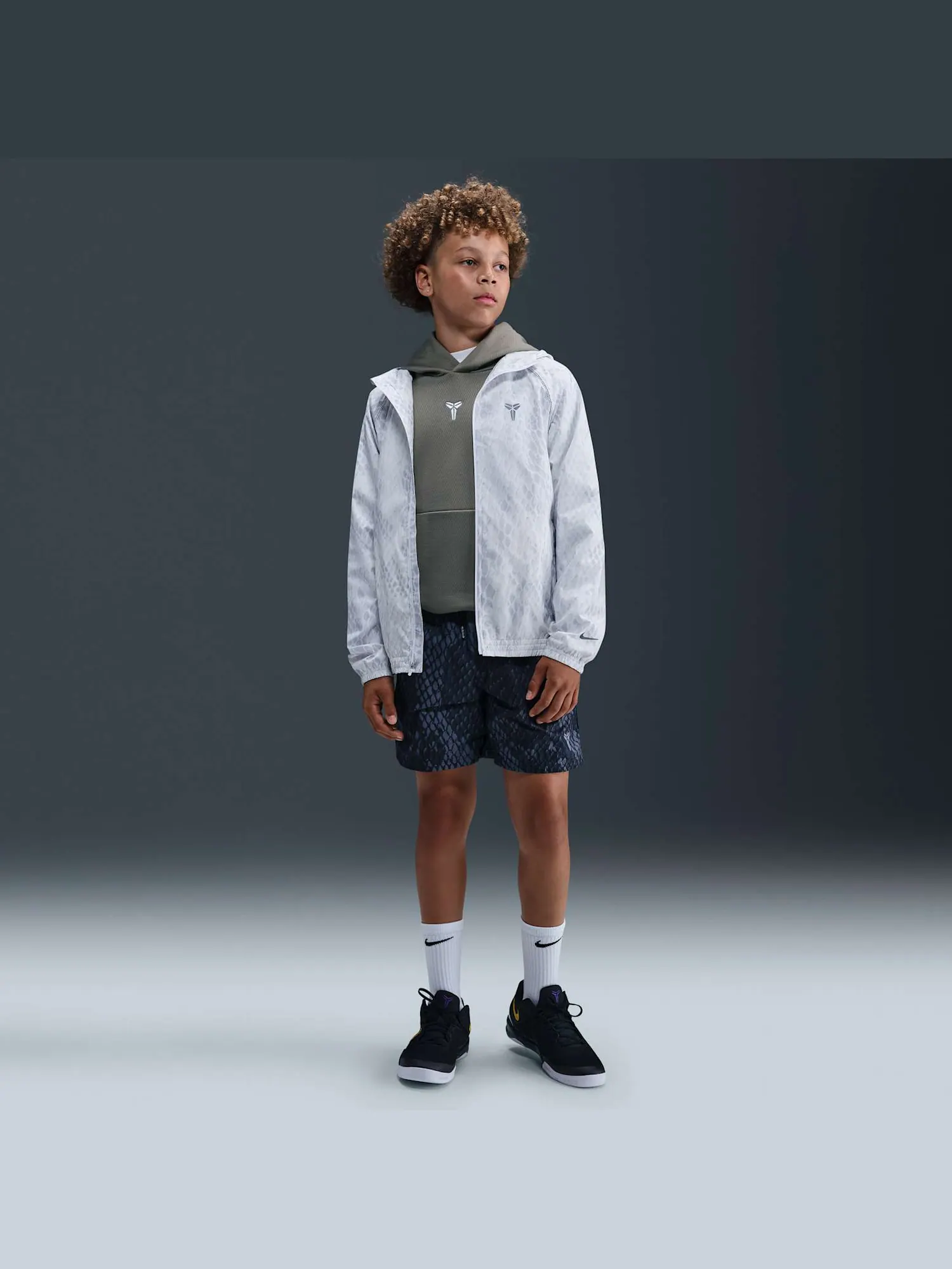 Куртка (GS) Nike Kobe Lightweight Woven Basketball Jacket 'White Reflective Silver' — изображение 2 из 6, белый