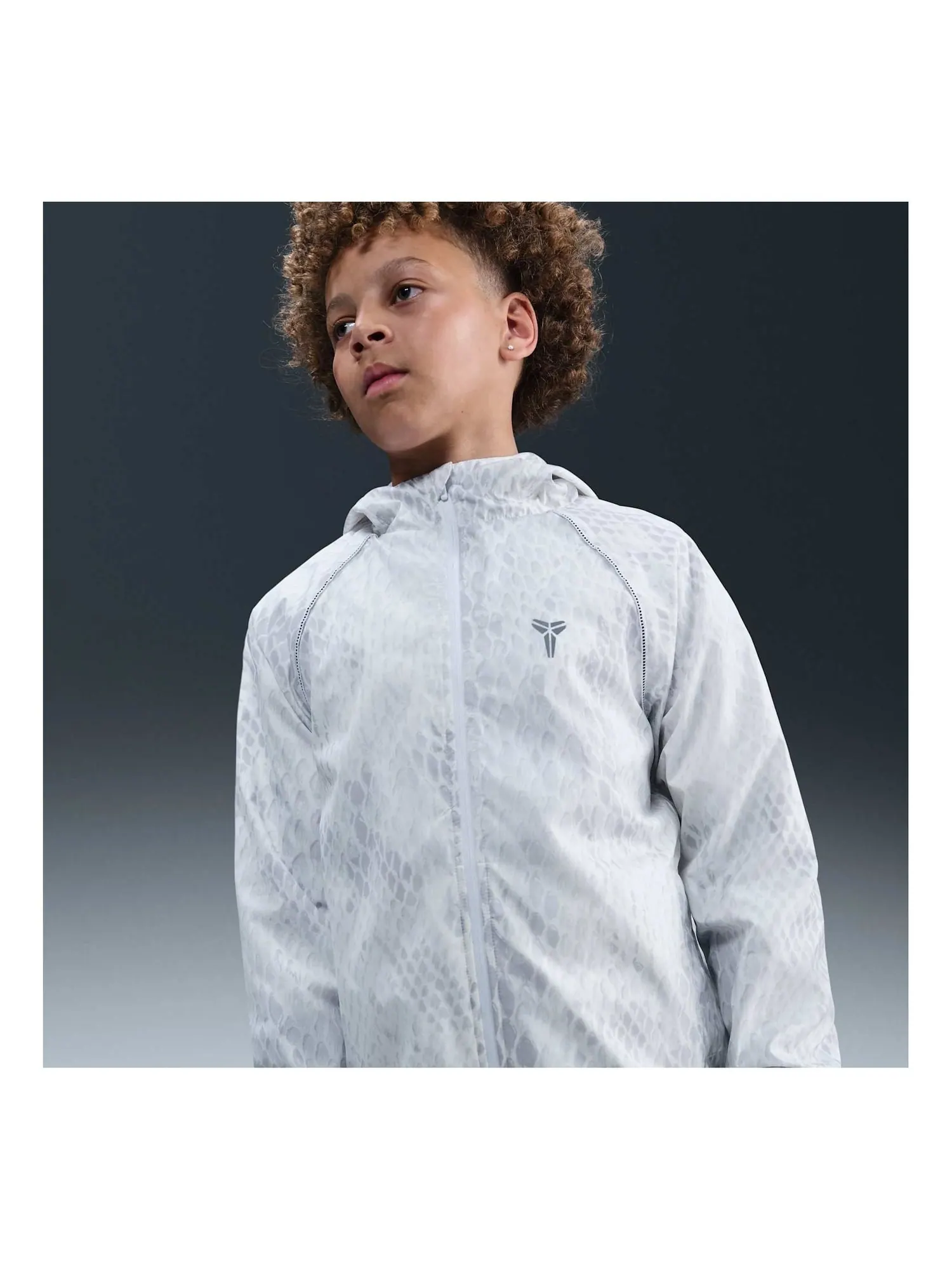 Куртка (GS) Nike Kobe Lightweight Woven Basketball Jacket 'White Reflective Silver' — изображение 3 из 6, белый