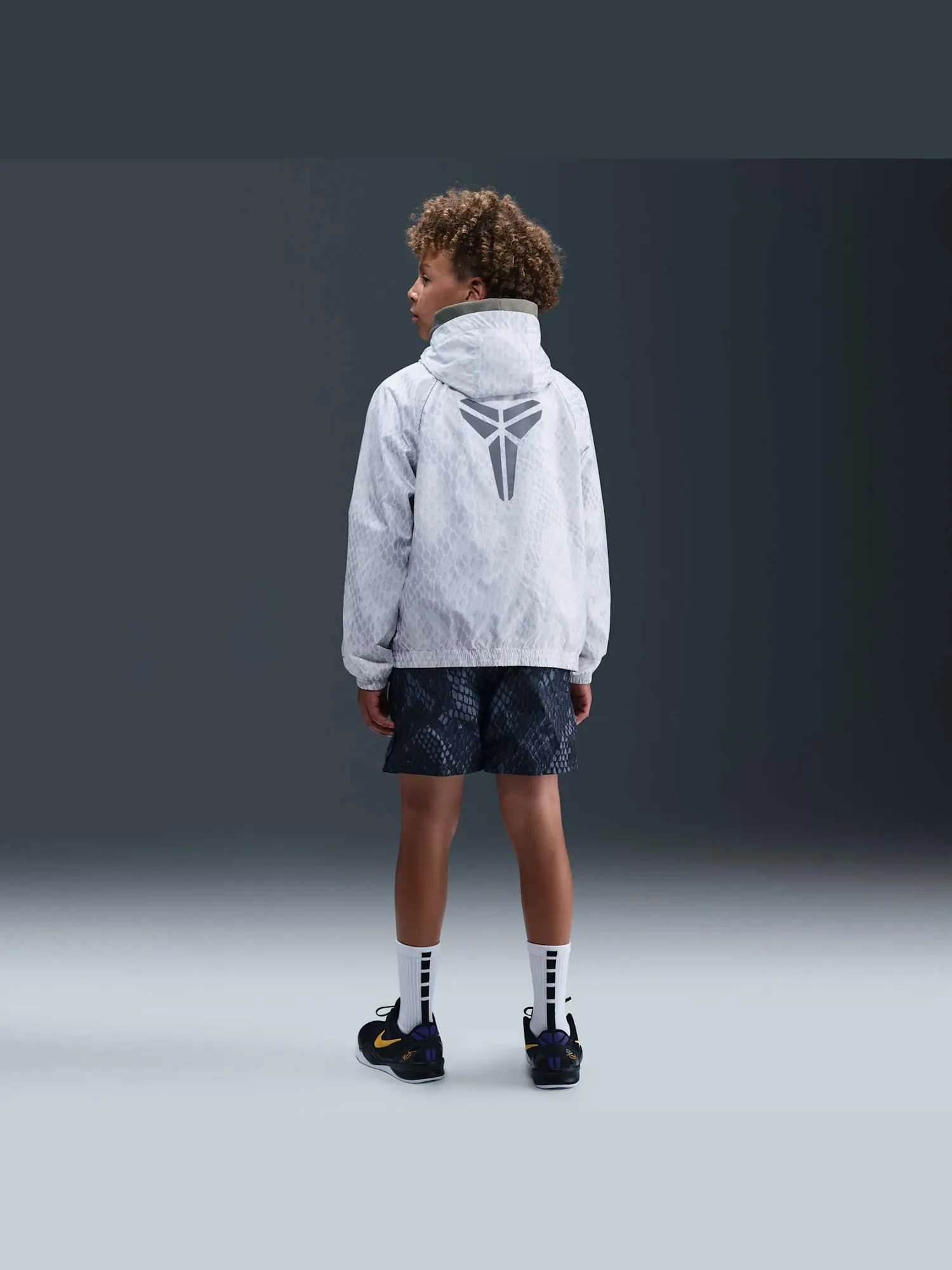 Куртка (GS) Nike Kobe Lightweight Woven Basketball Jacket 'White Reflective Silver' — изображение 5 из 6, белый