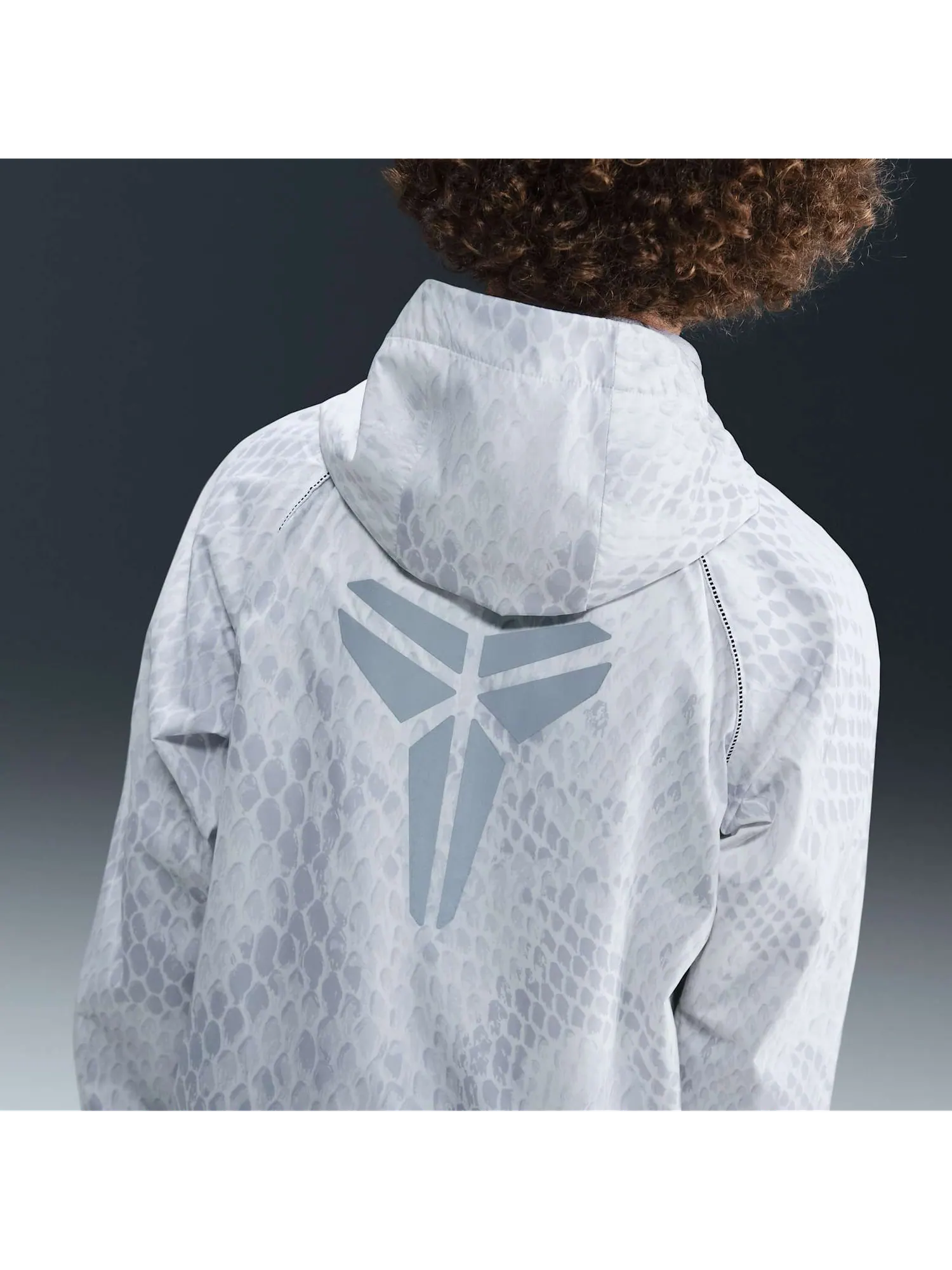 Куртка (GS) Nike Kobe Lightweight Woven Basketball Jacket 'White Reflective Silver' — изображение 6 из 6, белый