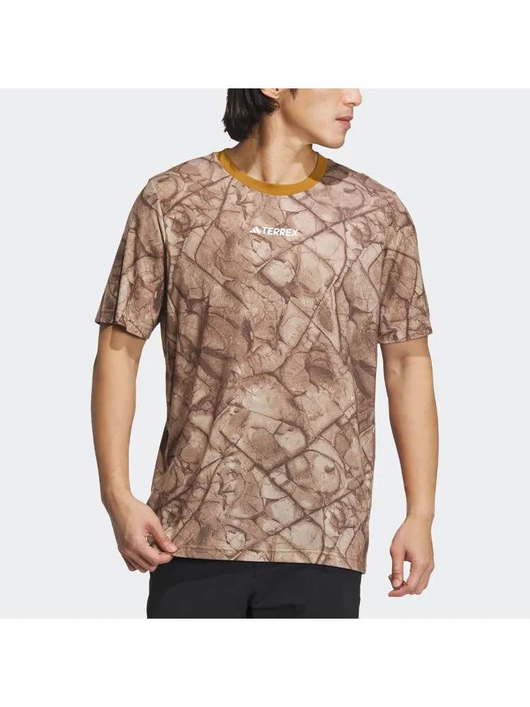 Футболка adidas National Geographic Graphic Tencel Short Sleeve Tee 'Brown' — изображение 2 из 7, коричневый