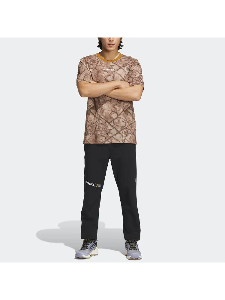 Футболка adidas National Geographic Graphic Tencel Short Sleeve Tee 'Brown' — изображение 5 из 7, коричневый
