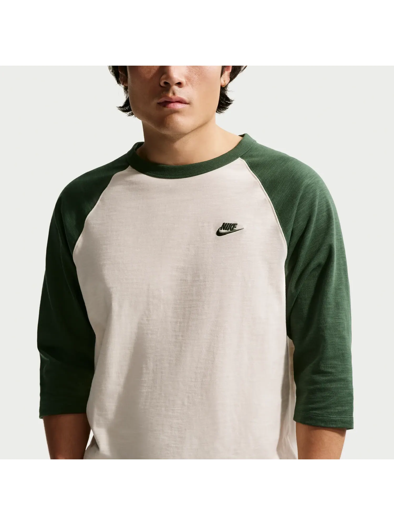 Футболка Nike Sportswear Club с рукавами 3/4 и реглан, цвет 'Fir Chalk' — изображение 2 из 5