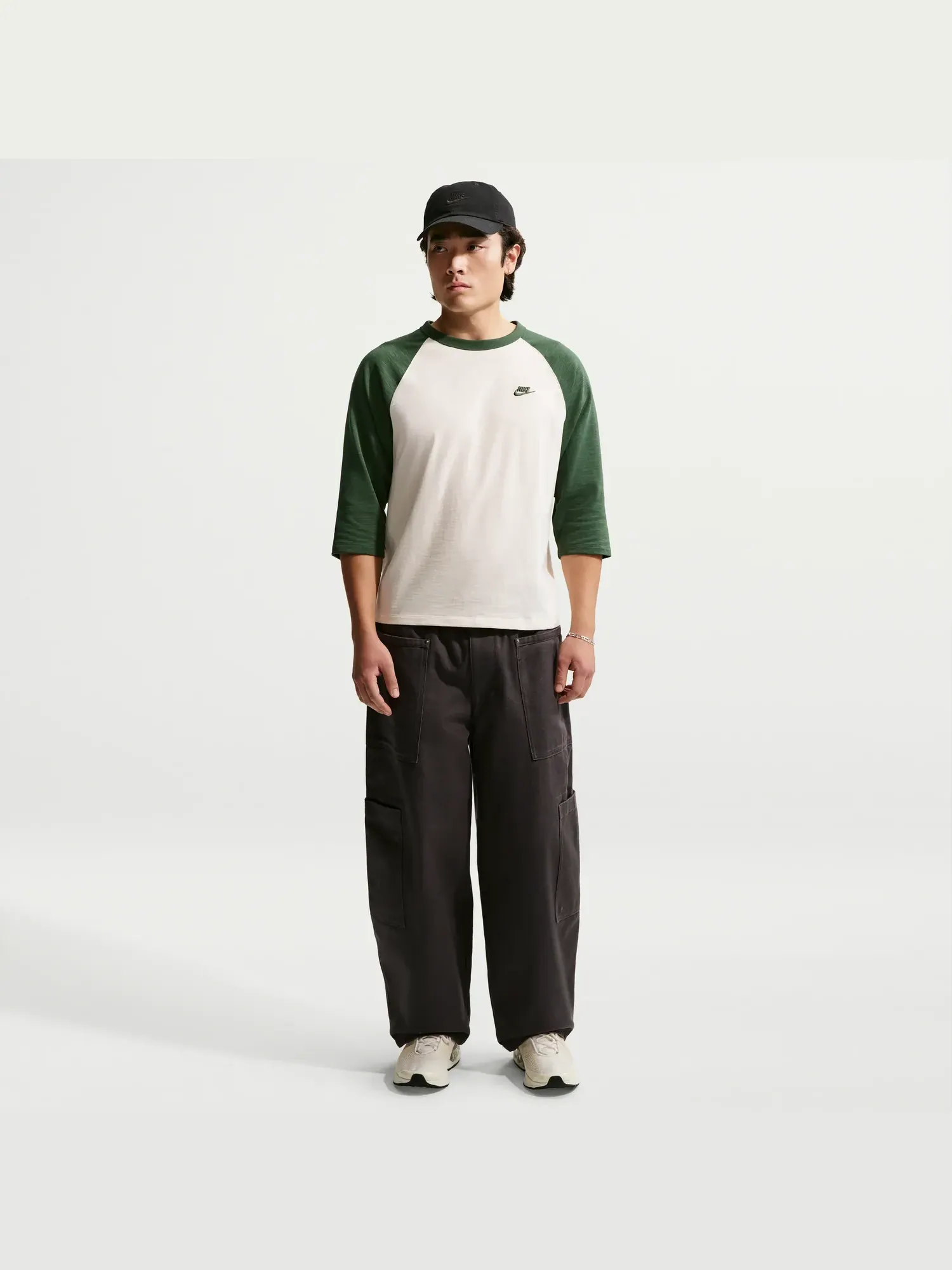 Футболка Nike Sportswear Club с рукавами 3/4 и реглан, цвет 'Fir Chalk' — изображение 4 из 5