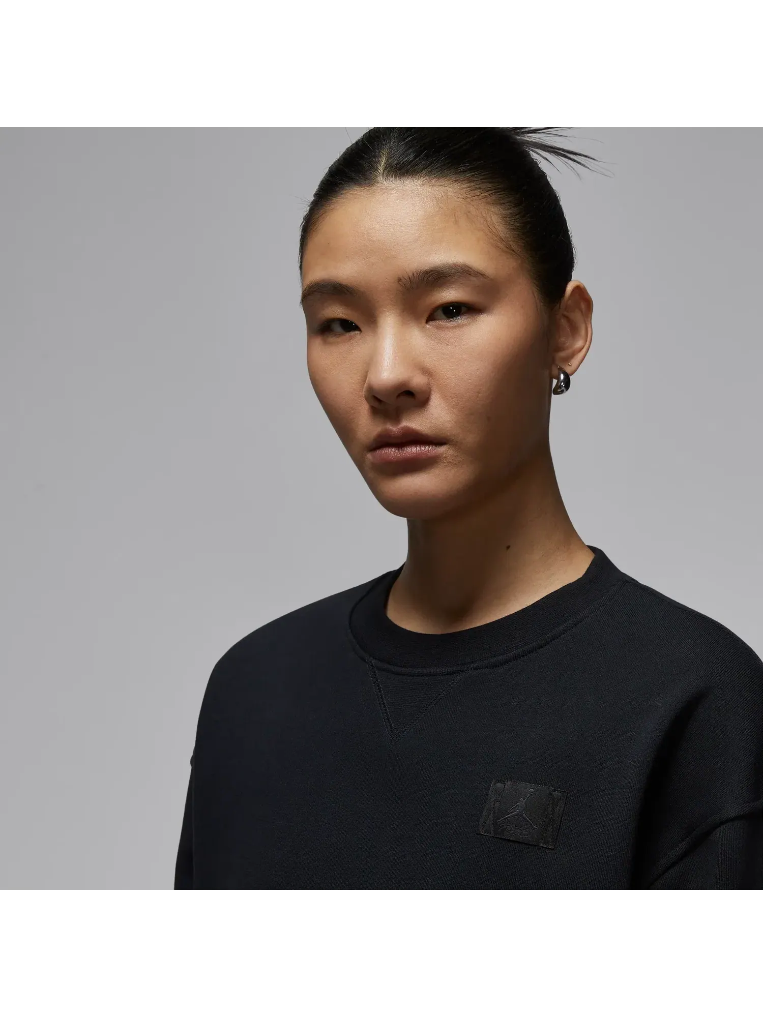 Толстовка Air Jordan Flight Fleece средней длины с круглым вырезом, черная, IF1007-010 — изображение 2 из 5, черный