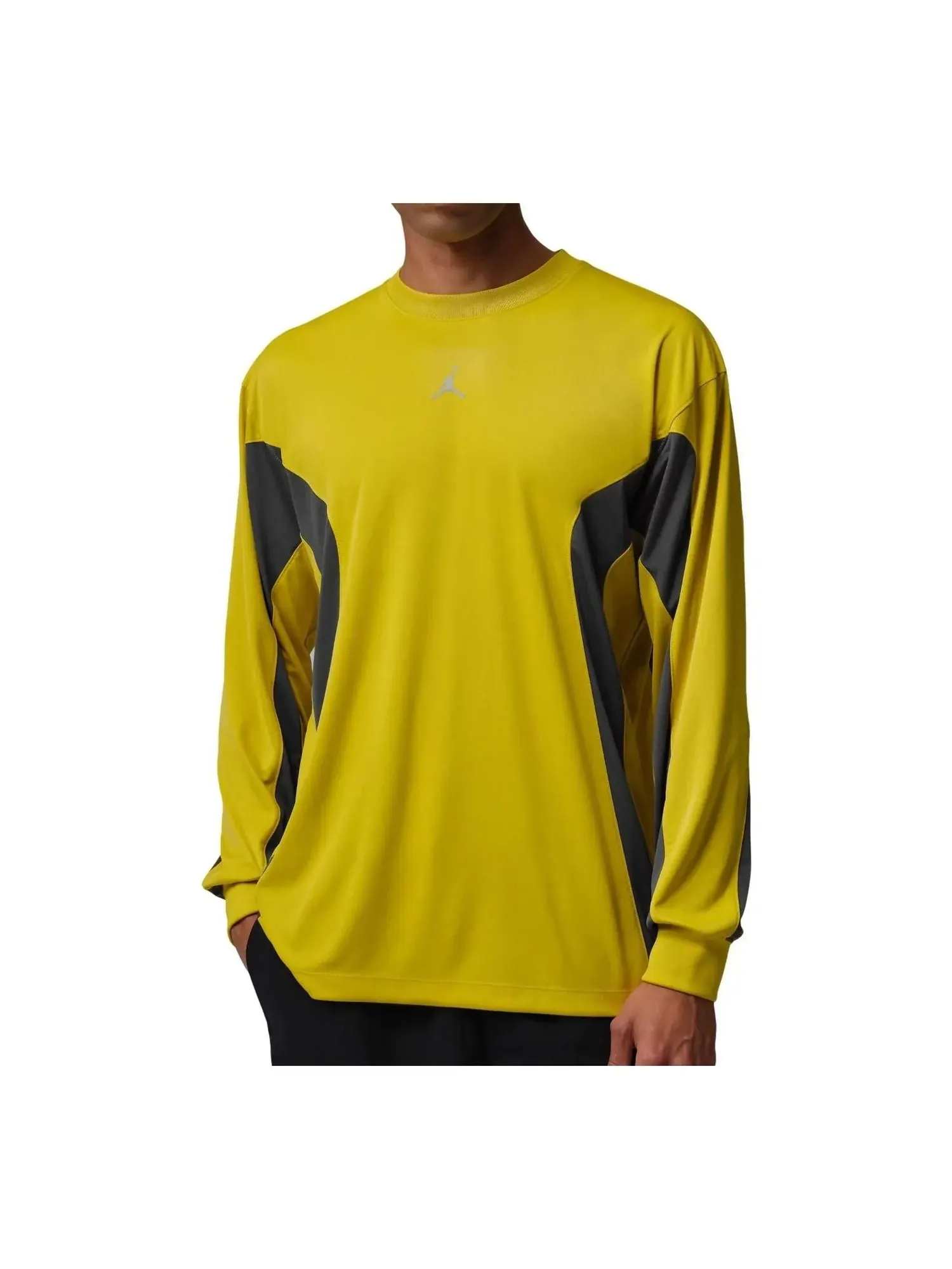 Футболка Air Jordan Brooklyn Hike Mike Graphic Jersey 'Bright Citron Cargo Khaki' — изображение 1 из 2, желтый