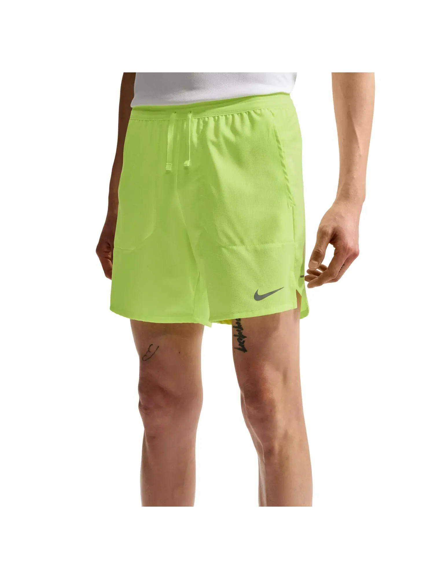 Мужские беговые шорты с подкладкой Nike Stride Dri-FIT 7-дюймовые Bolt Ice — изображение 5 из 5, желтый