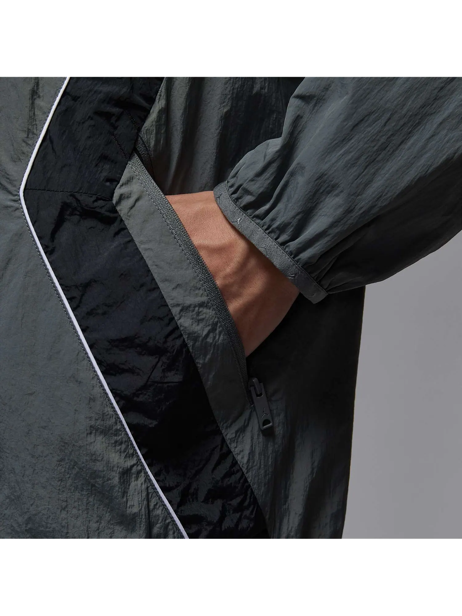Куртка Air Jordan Brooklyn Draft Jacket 'Iron Grey Black' — изображение 4 из 5, серый