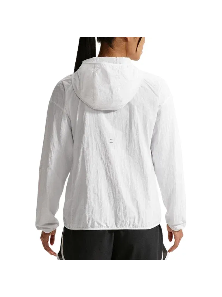 Женская куртка с защитой от ультрафиолета Nike Tempo UV Protection Lightweight Jacket — изображение 2 из 3, белый