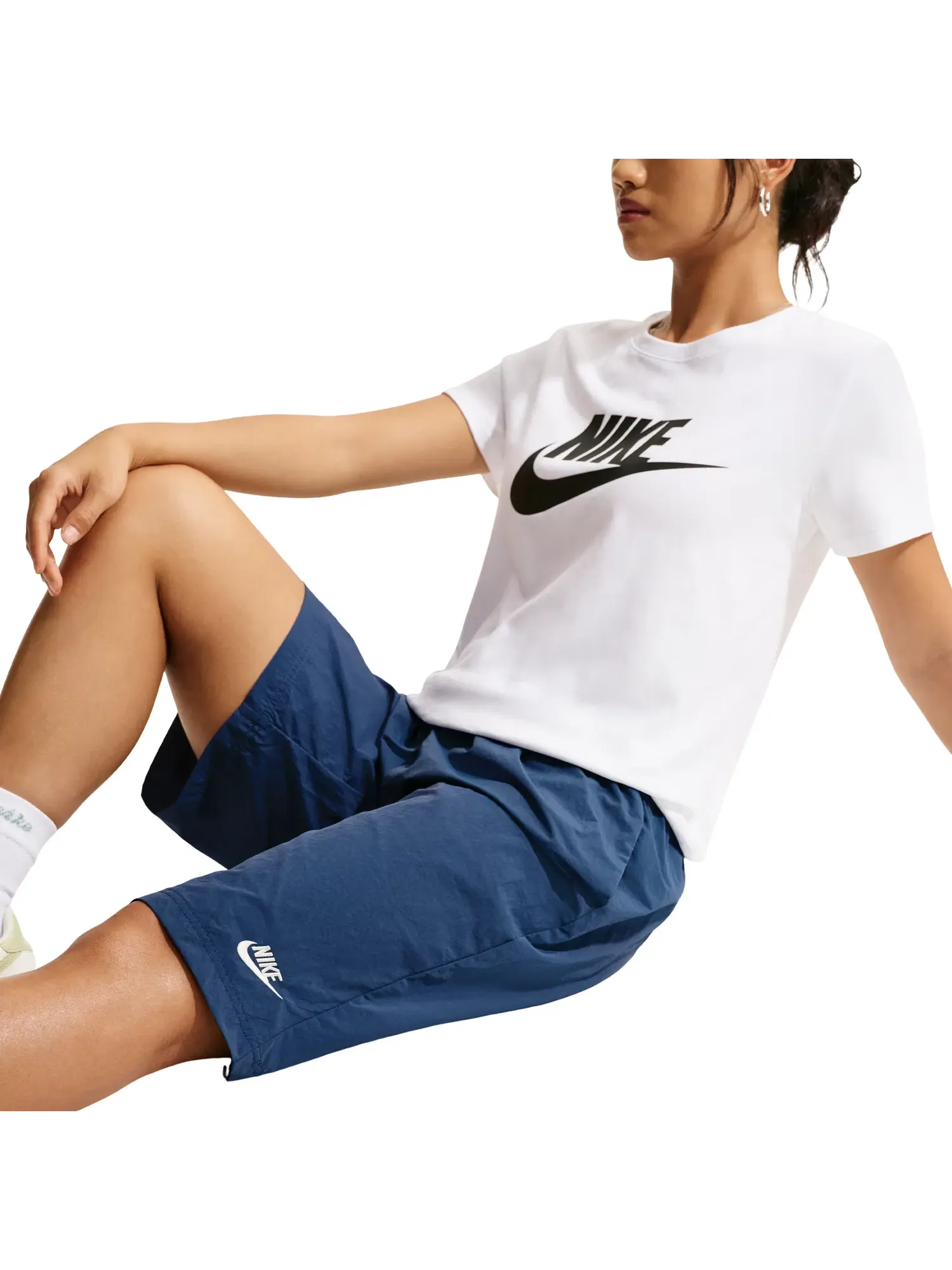 Шорты Nike Sportswear средней посадки, свободного кроя, до колена — изображение 4 из 5, темно-синий
