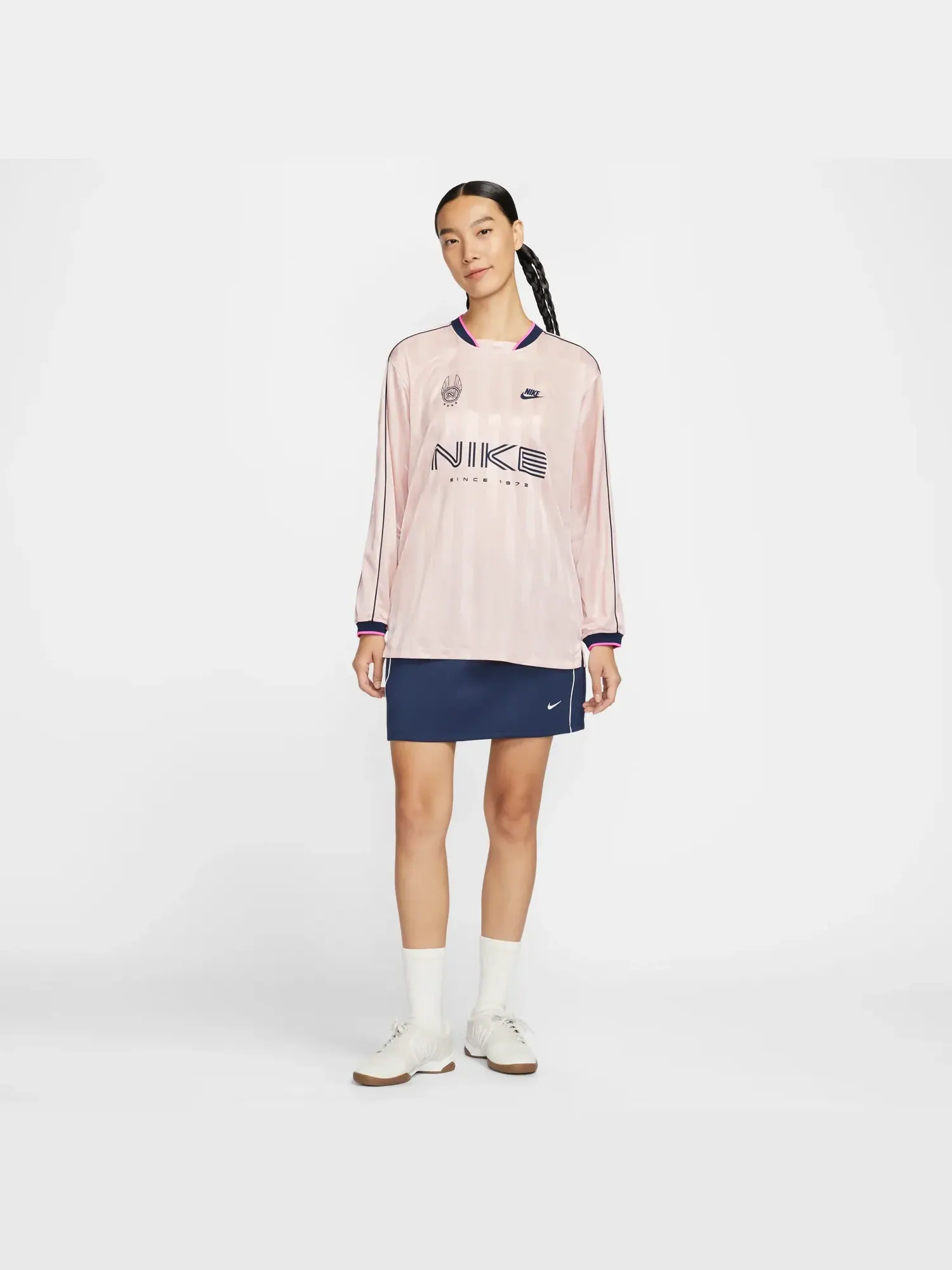 (WMNS) Футболка с длинными рукавами Nike Sportswear — изображение 5 из 6, темно-розовый