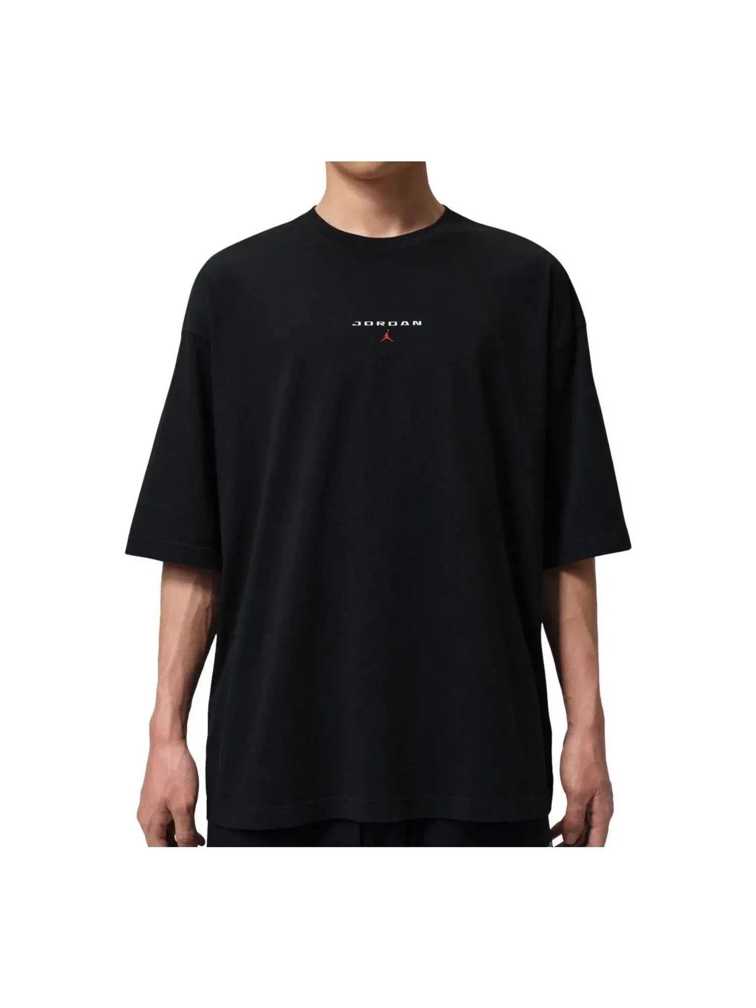 Мужская футболка с принтом Air Jordan Flight Essentials Oversized Patch T-Shirt — изображение 1 из 5, черный