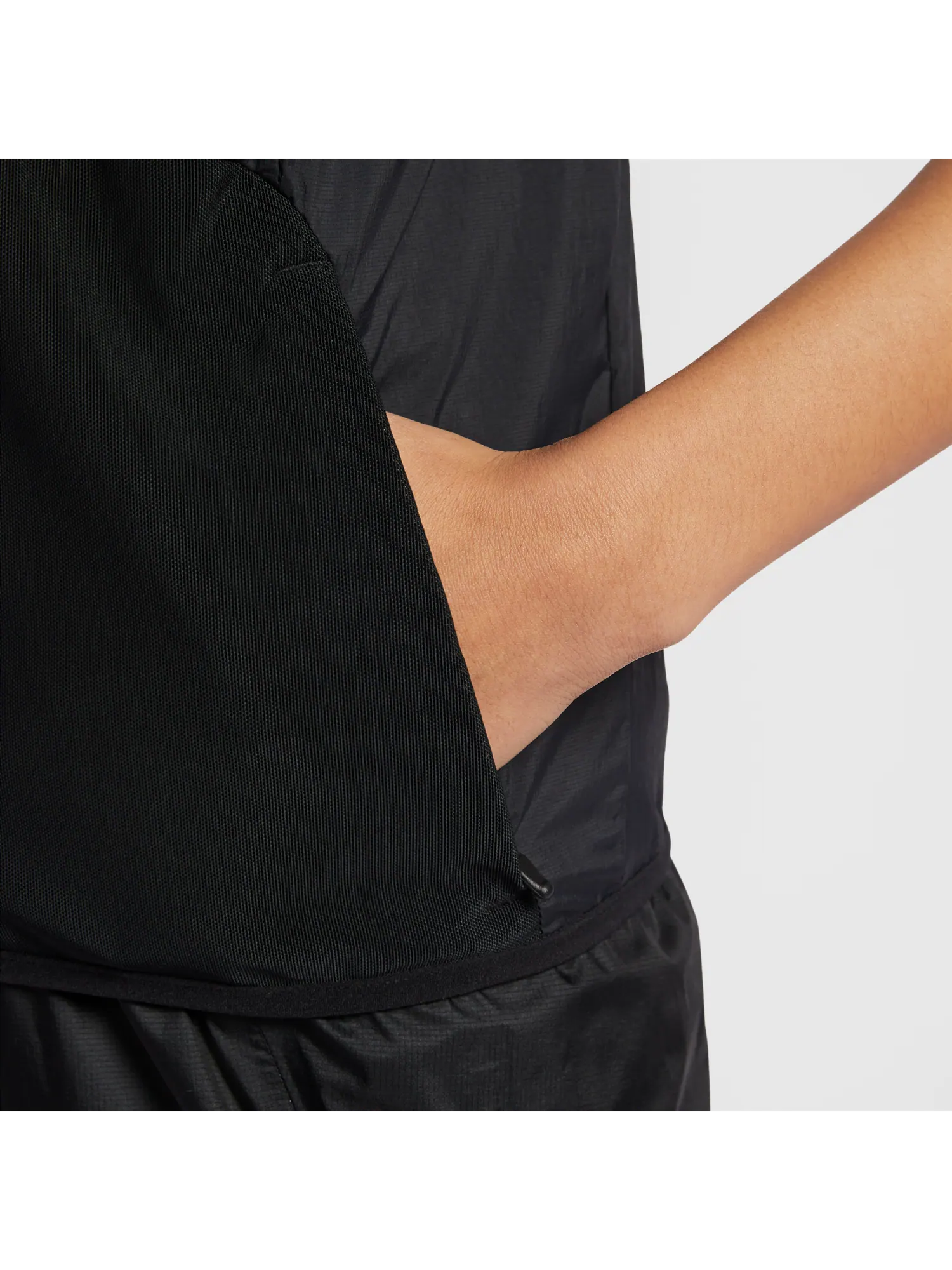 (WMNS) Беговая жилетка Nike ACG Trail Running Vest — изображение 5 из 6, черный