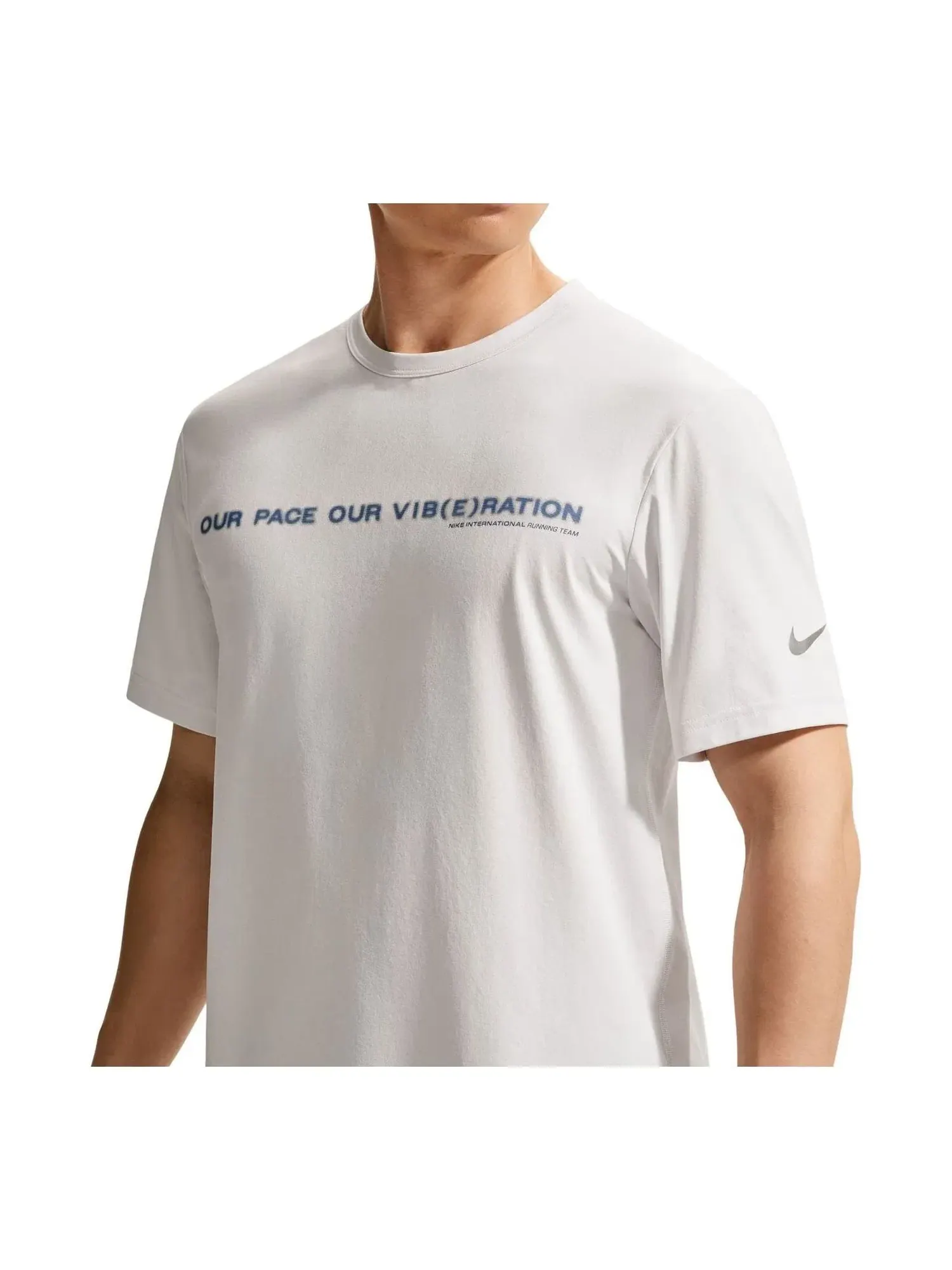 Мужская футболка Nike Hyverse Dri-Fit UV Protection — изображение 1 из 3, белый