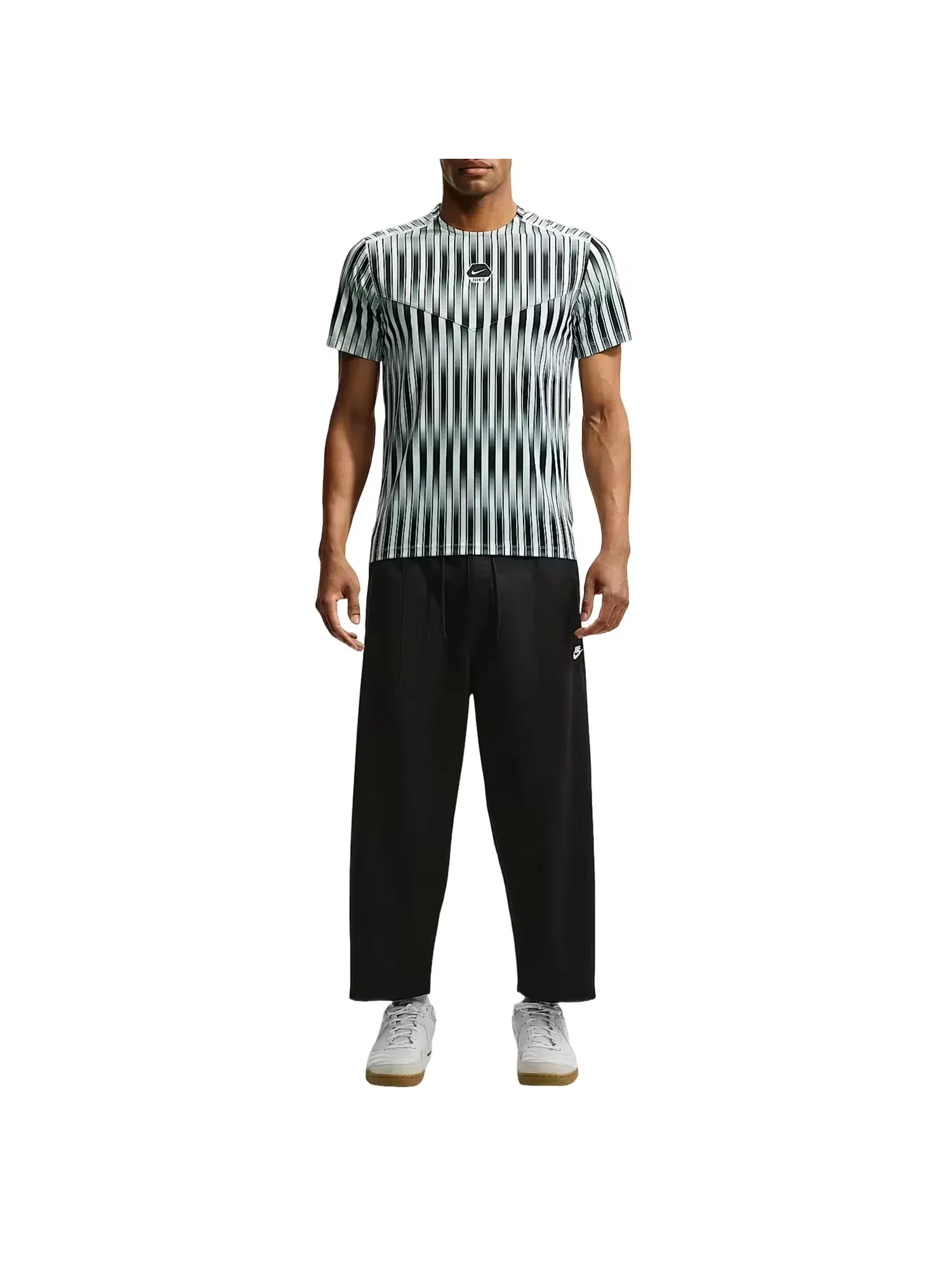 Мужские спортивные брюки с принтом Nike Sportswear Club Sneaker Pants — изображение 2 из 3, черный
