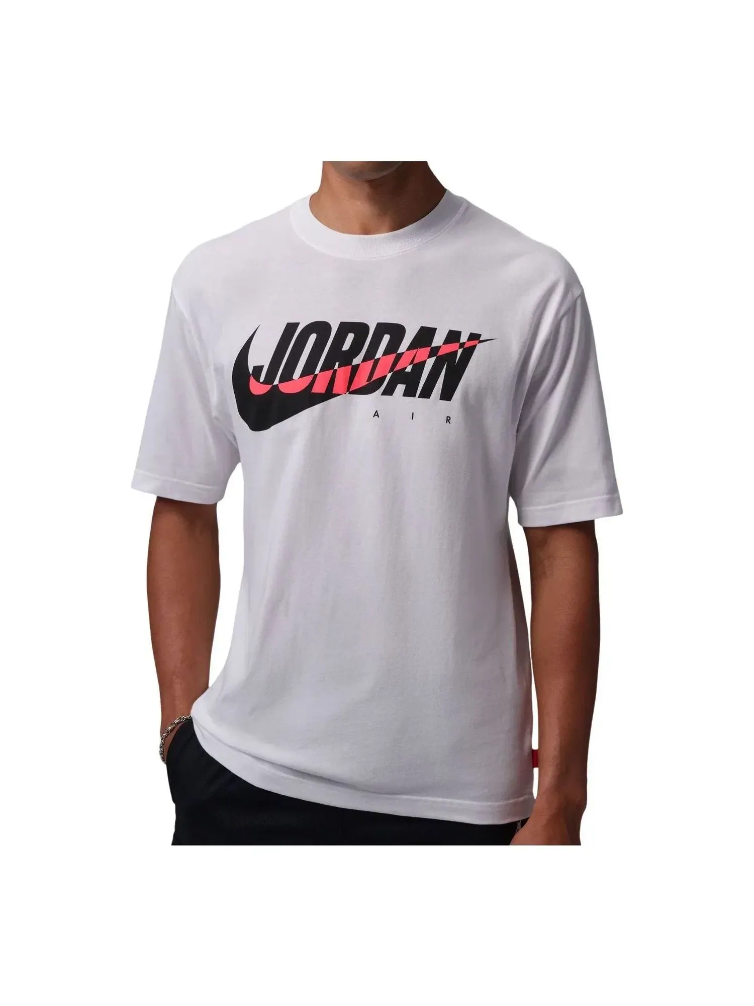 Мужская футболка с коротким рукавом Jordan Brooklyn Essentials T-Shirt — изображение 1 из 4, белый