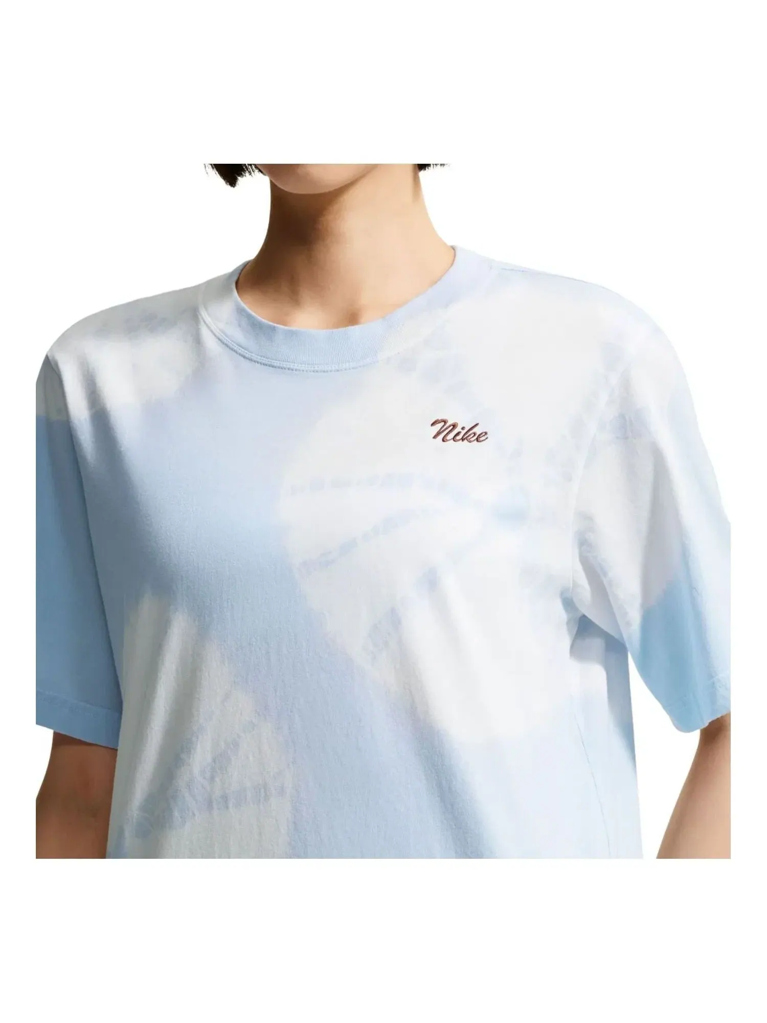 Женская футболка Nike Sportswear с принтом модель Hydrogen Blue — изображение 1 из 3, синий