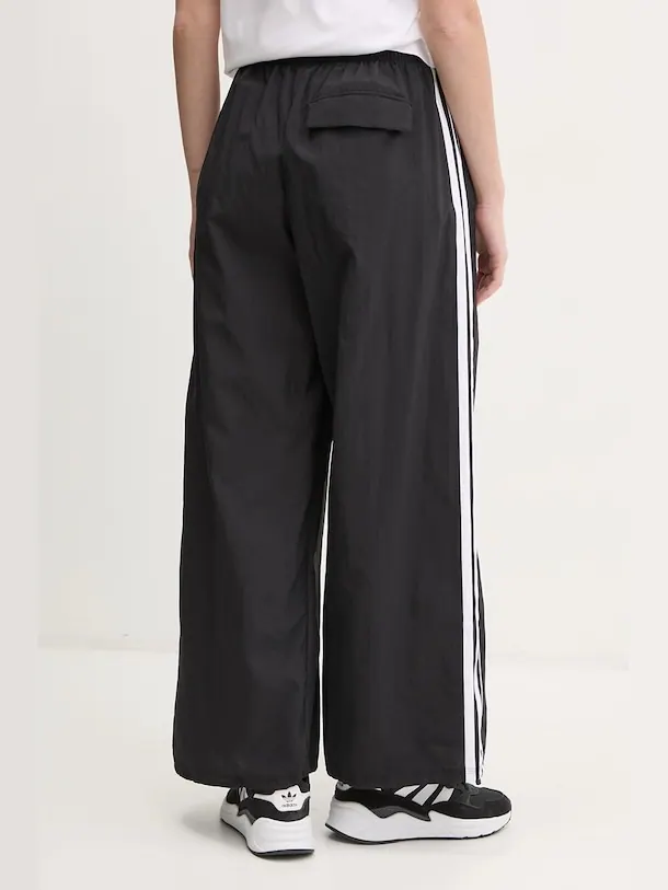 Брюки спортивные Adidas Essentials 3-Stripes Lifestyle Woven Parachute — изображение 4 из 6, черный
