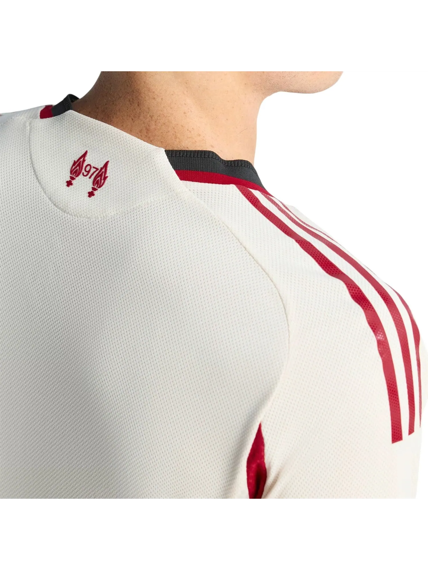 Джерси adidas Liverpool FC 25/26 Away Authentic Jersey 'Wonder White' — изображение 6 из 7, белый