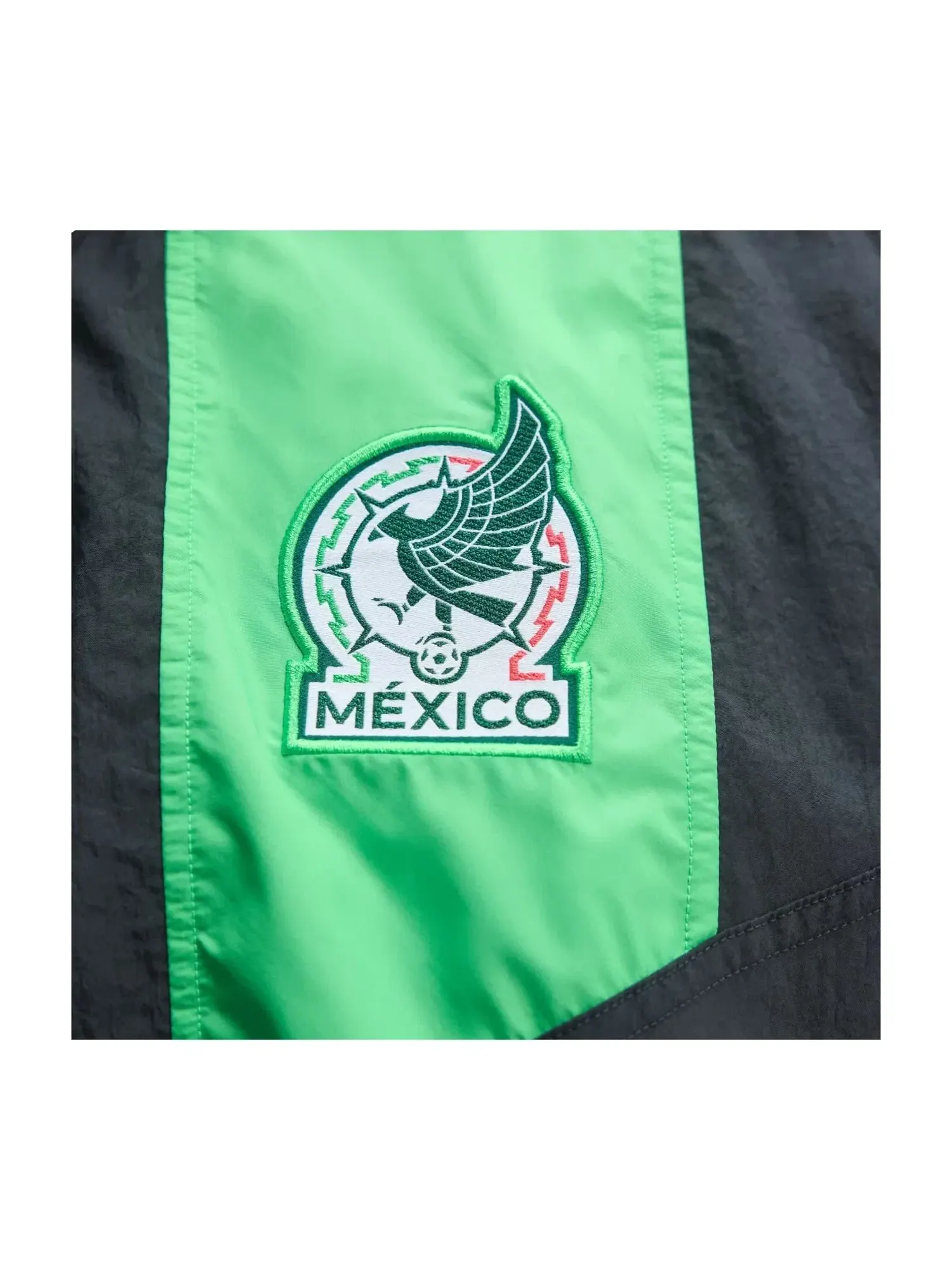 Мужская куртка с длинным рукавом Adidas Mexico EQT Track Jacket — изображение 2 из 4, черный