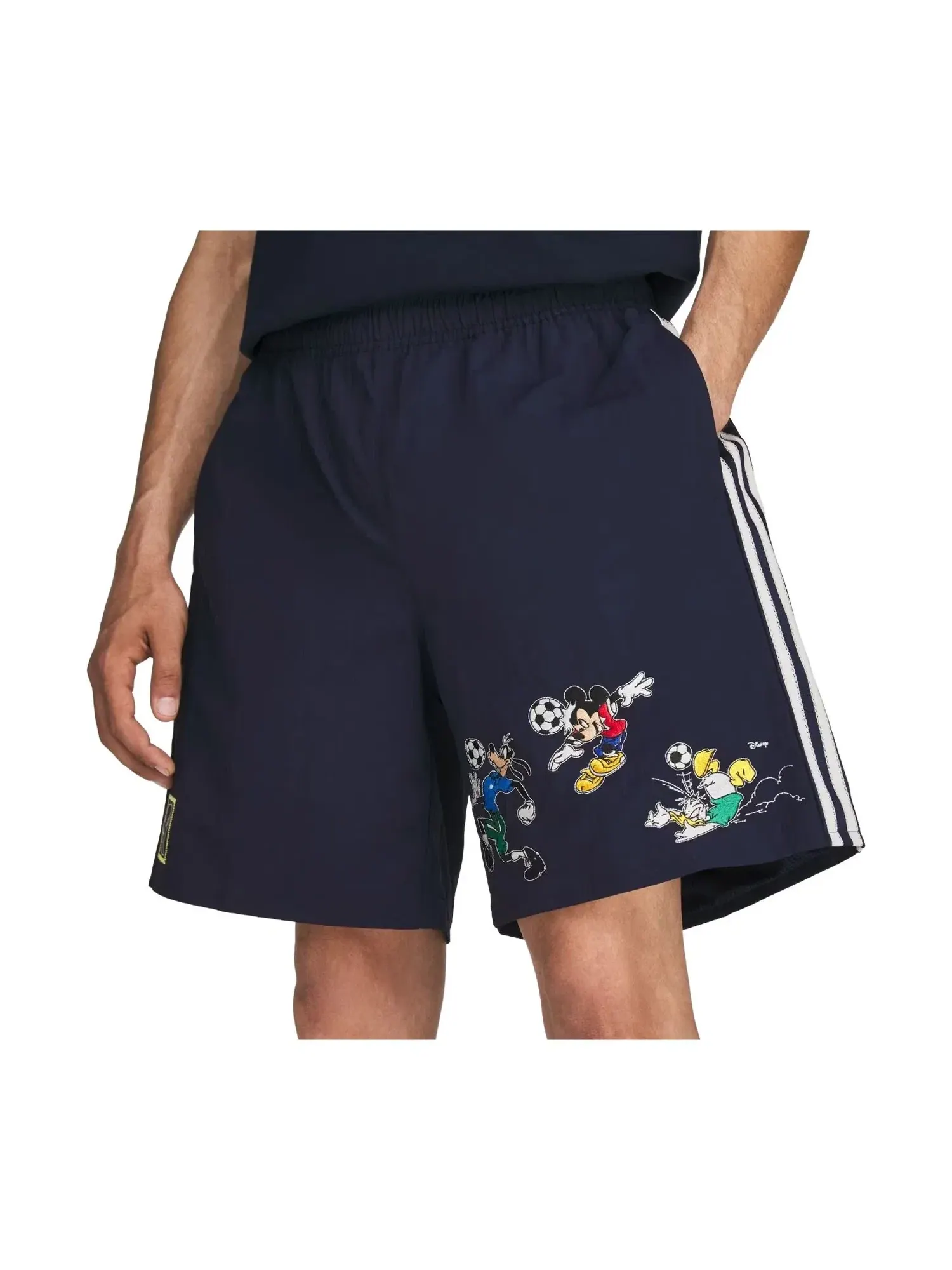 Мужские шорты с принтом Adidas x Brain Dead x Disney Short Asia Sizing Collegiate Navy — изображение 3 из 5, темно-синий