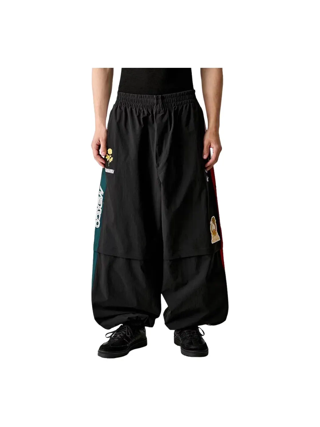 Мужские спортивные брюки с принтом Adidas x Chavarria CDM Woven Track Pant — изображение 1 из 6, черный