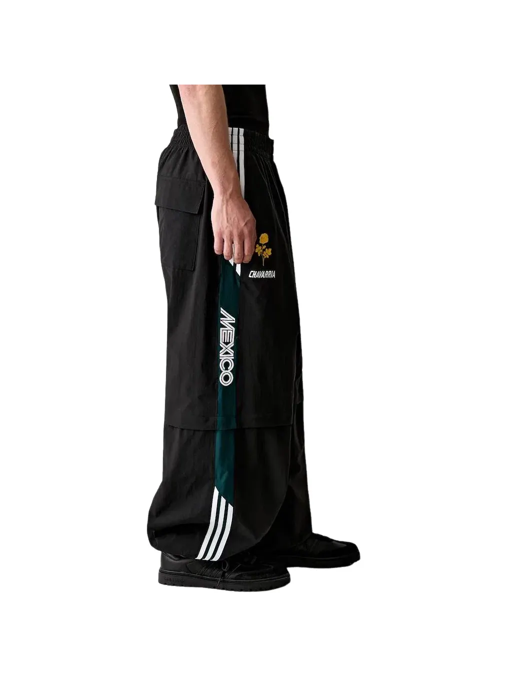 Мужские спортивные брюки с принтом Adidas x Chavarria CDM Woven Track Pant — изображение 4 из 6, черный