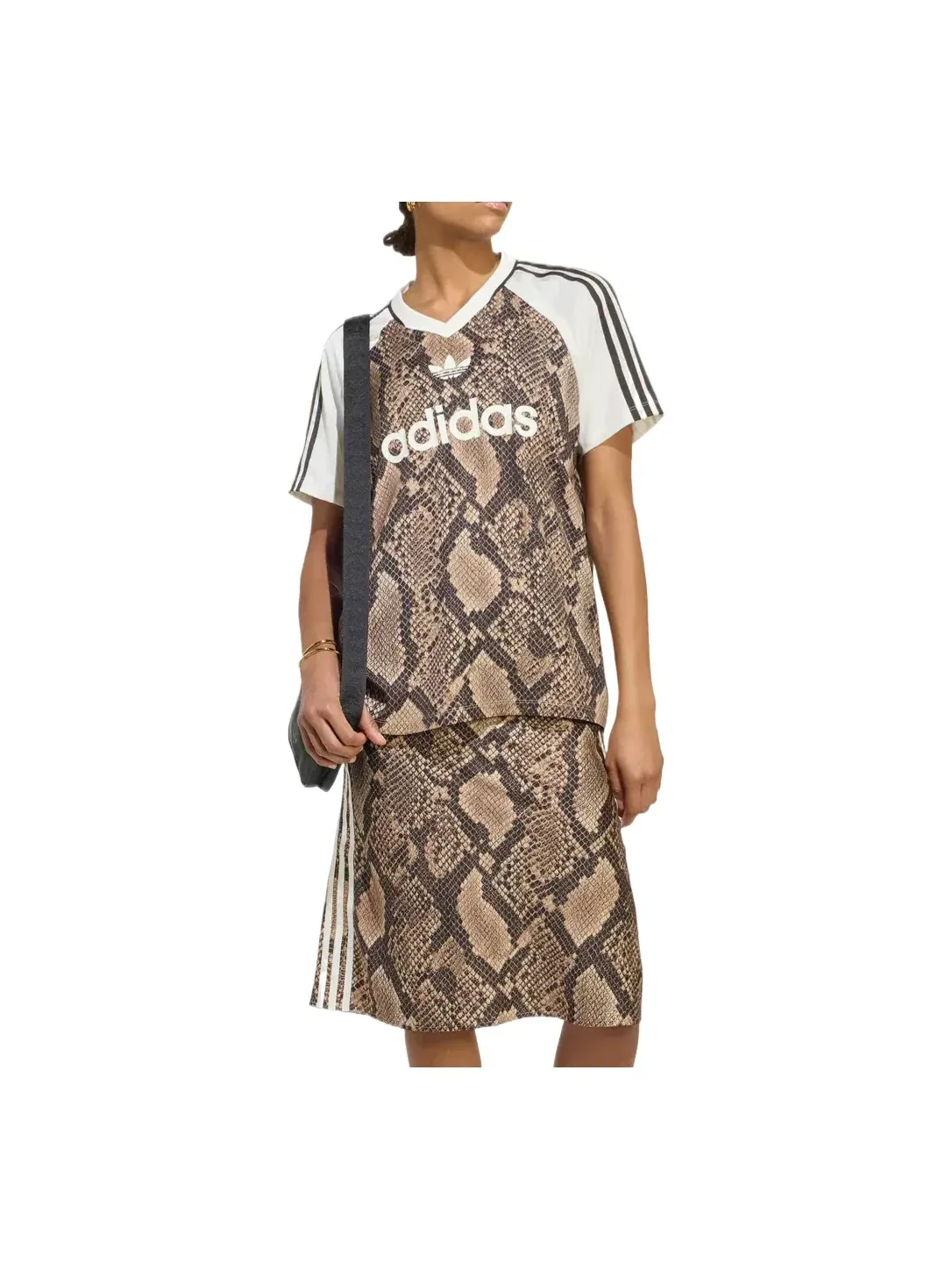 Женская футболка-джерси с принтом Snake Print Satin Jersey Adidas — изображение 1 из 2, мульти