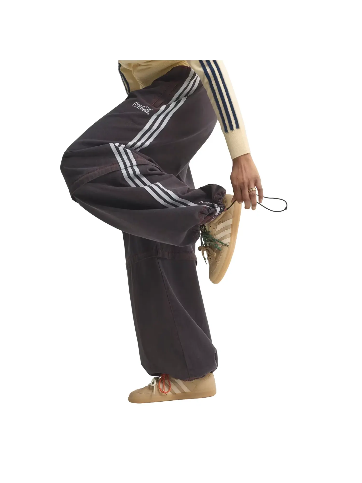 Женские джинсовые спортивные штаны из футера с принтом Adidas x Coca-Cola Adilenium Firebird — изображение 4 из 5, черный