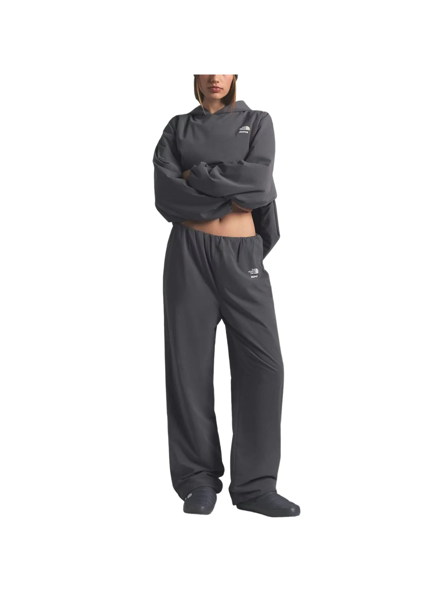 (WMNS) Брюки The North Face x SKIMS FW25 Ventrix 'Gunmetal' — изображение 2 из 4, серый