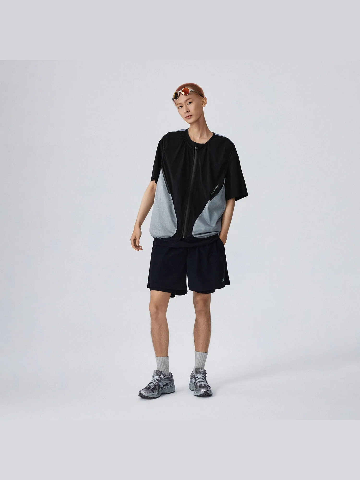 Жилет New Balance Vest With Mesh Pocket 'Black' — изображение 3 из 6, черный