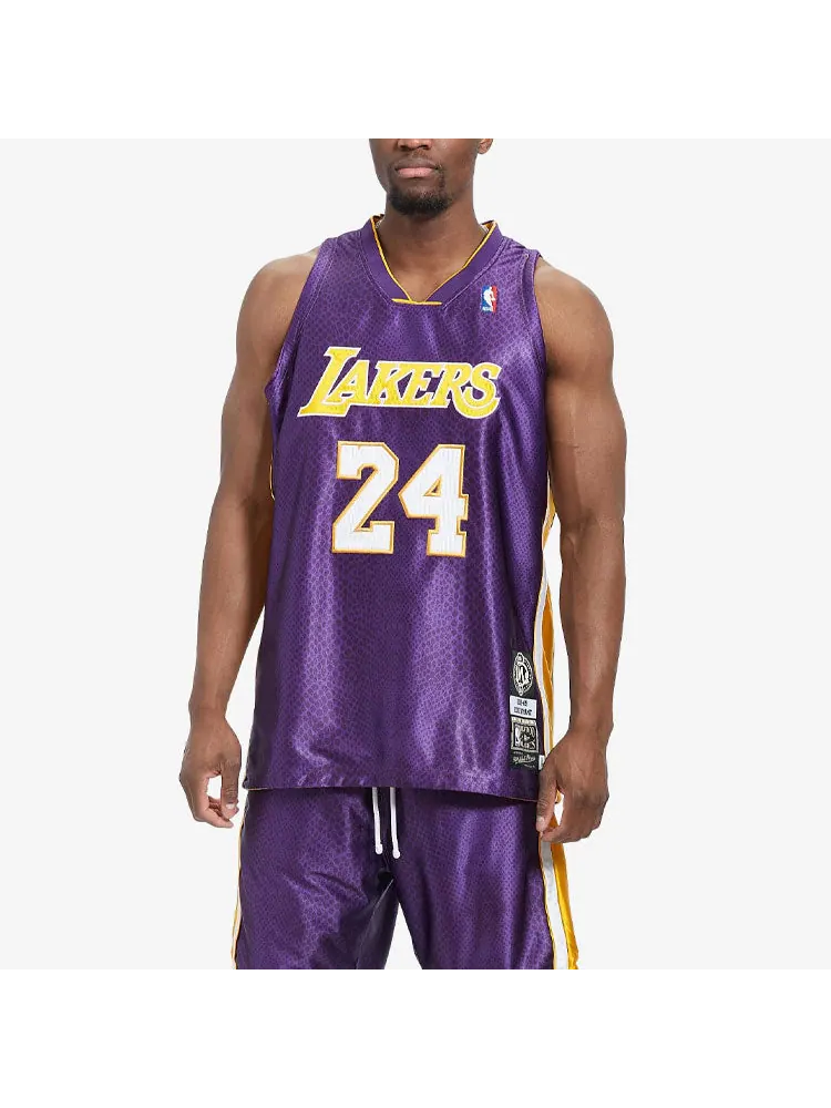 Баскетбольное джерси Mitchell & Ness Kobe Bryant Authentic Jersey 'Los Angeles Lakers - Kobe Bryant' — изображение 6 из 9