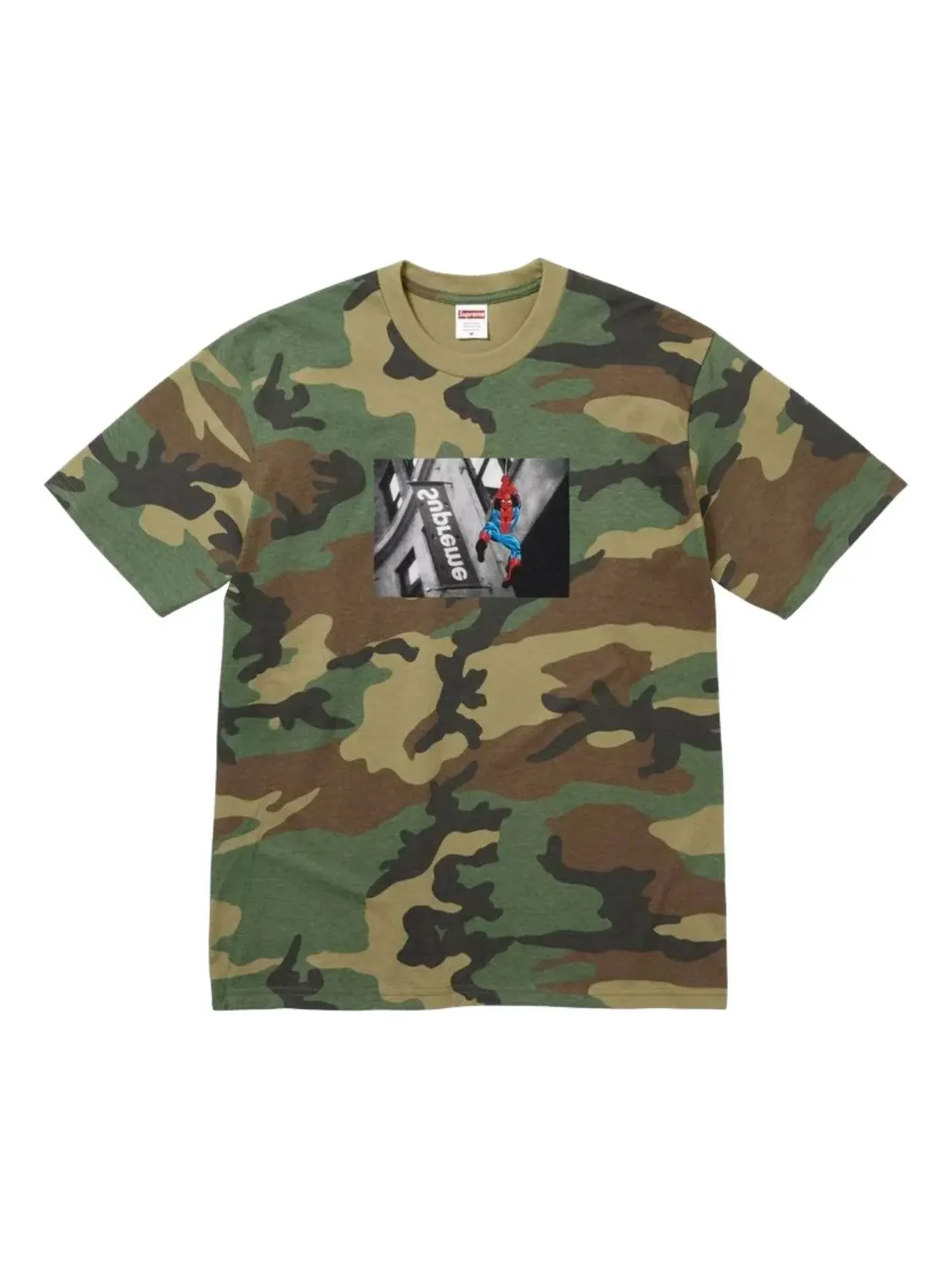 Футболка Supreme SS26 Spider-Man 'Woodland Camo' — изображение 1 из 1, зеленый